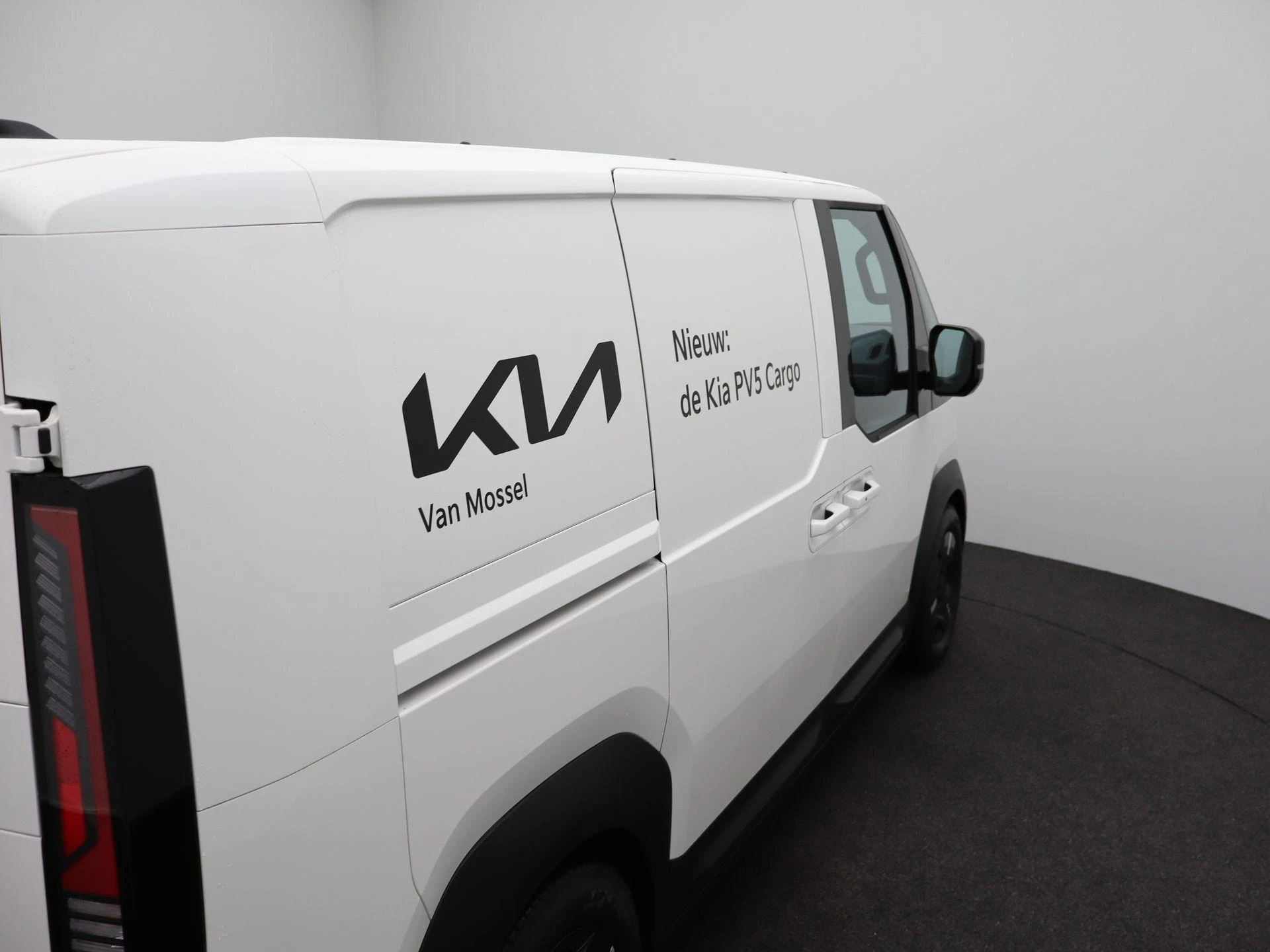 Kia-PV5-image-31