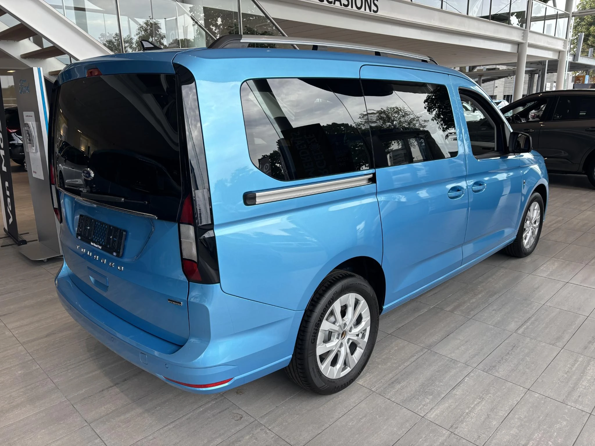 Ford-Tourneo Connect-image-2