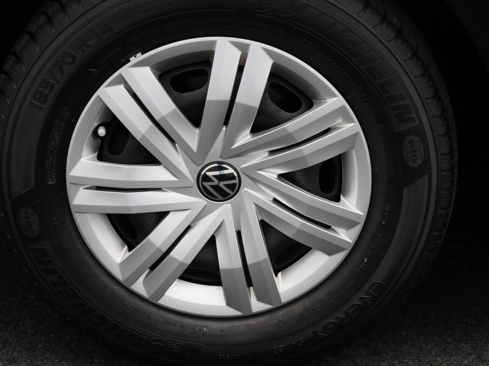 Volkswagen-Polo-image-12