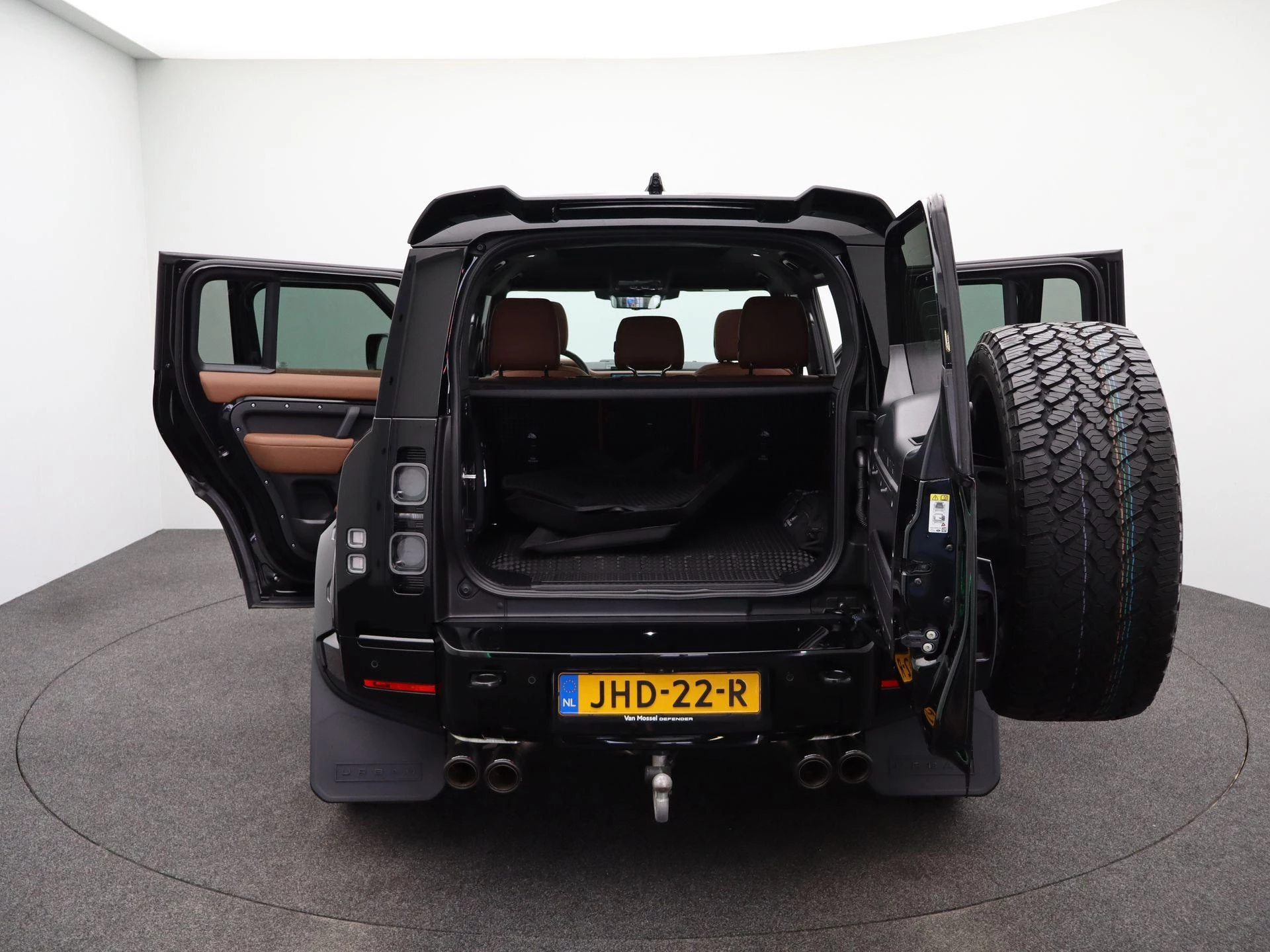 Land Rover Defender P300e X-dynamic SE