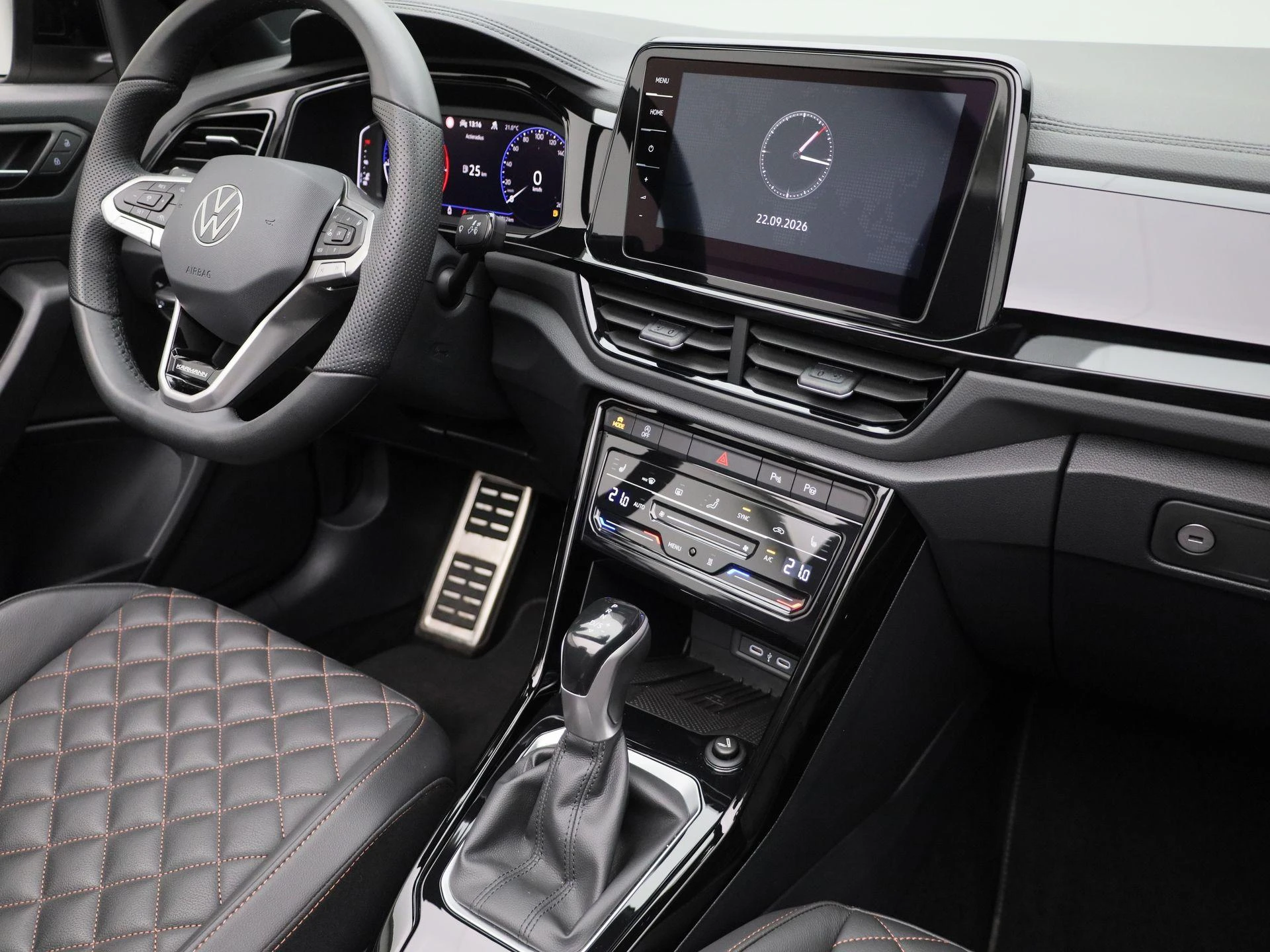 Volkswagen-T-Roc-image-9