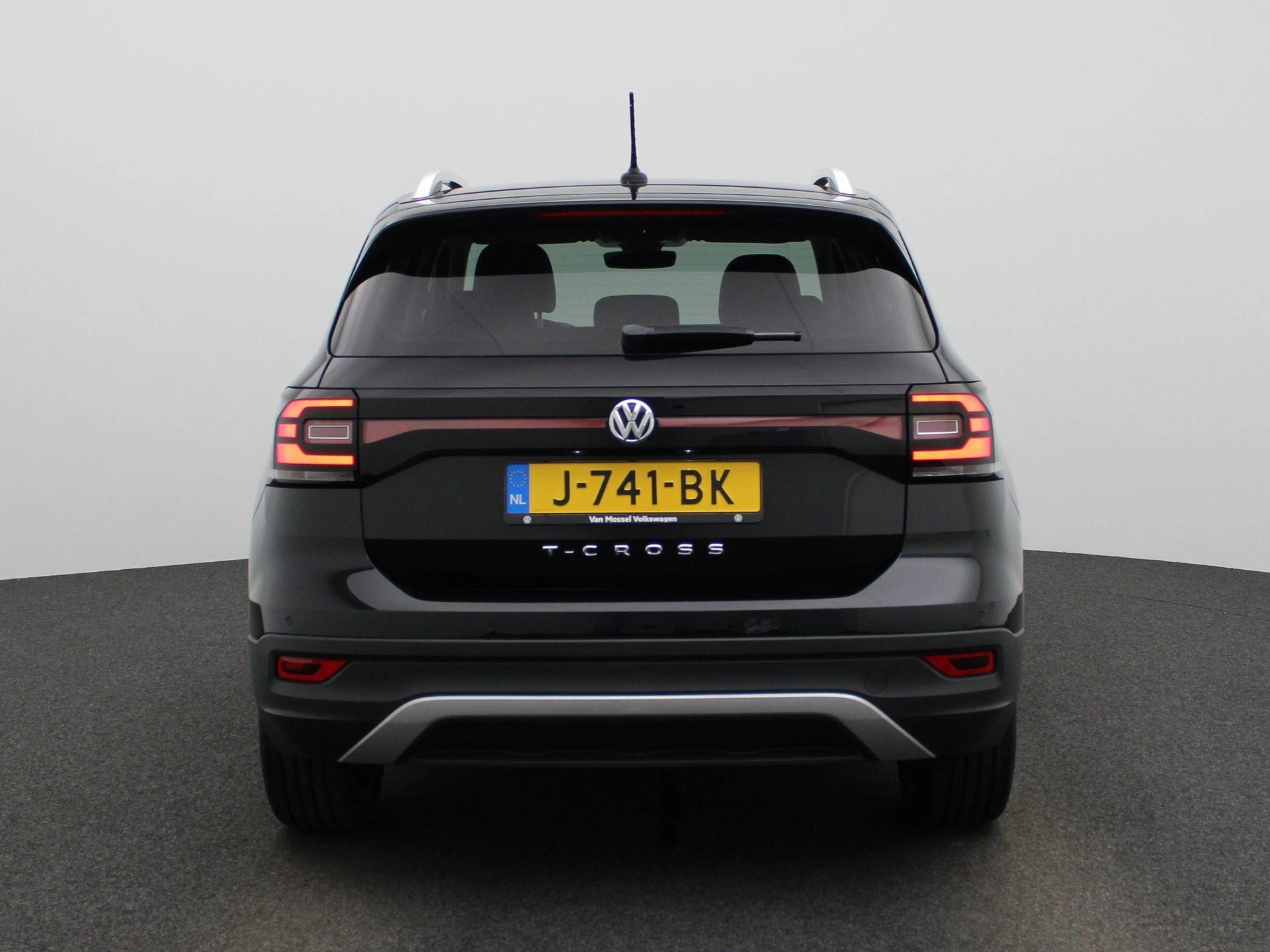 Volkswagen-T-Cross-image-4
