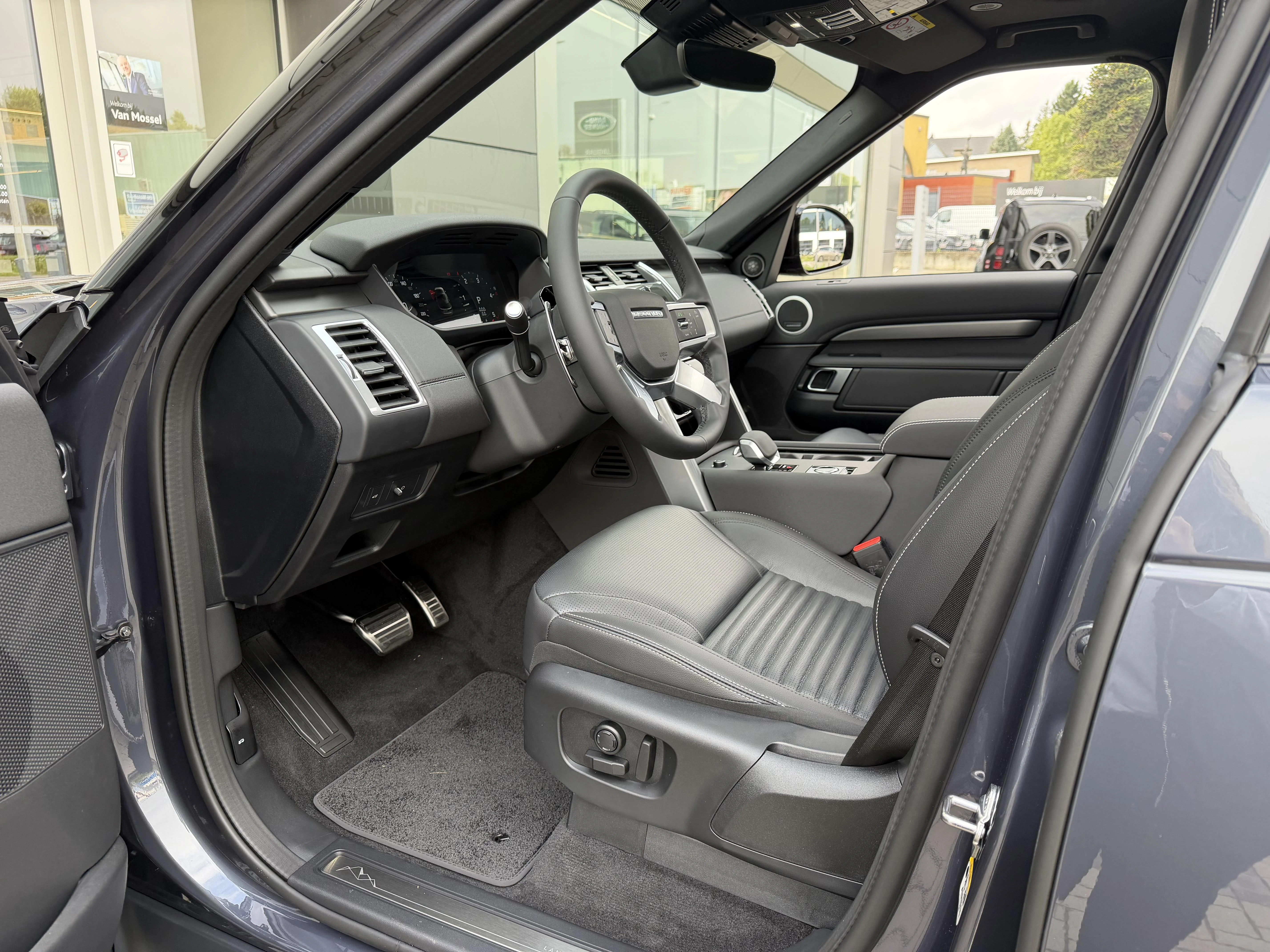 Land Rover-Discovery-image-29