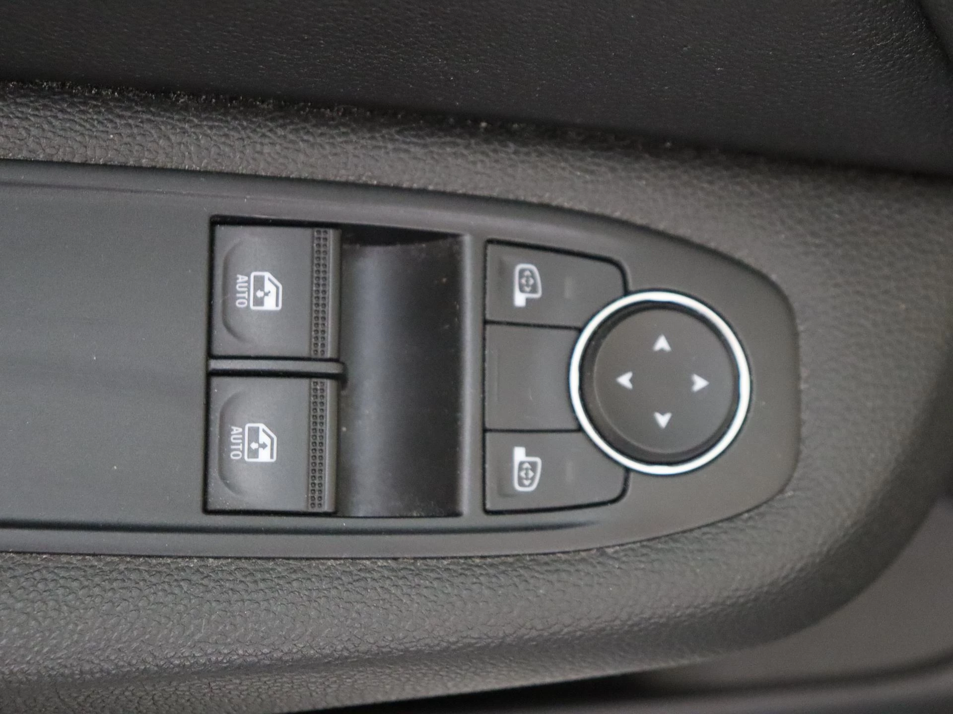 Renault-Clio-image-21