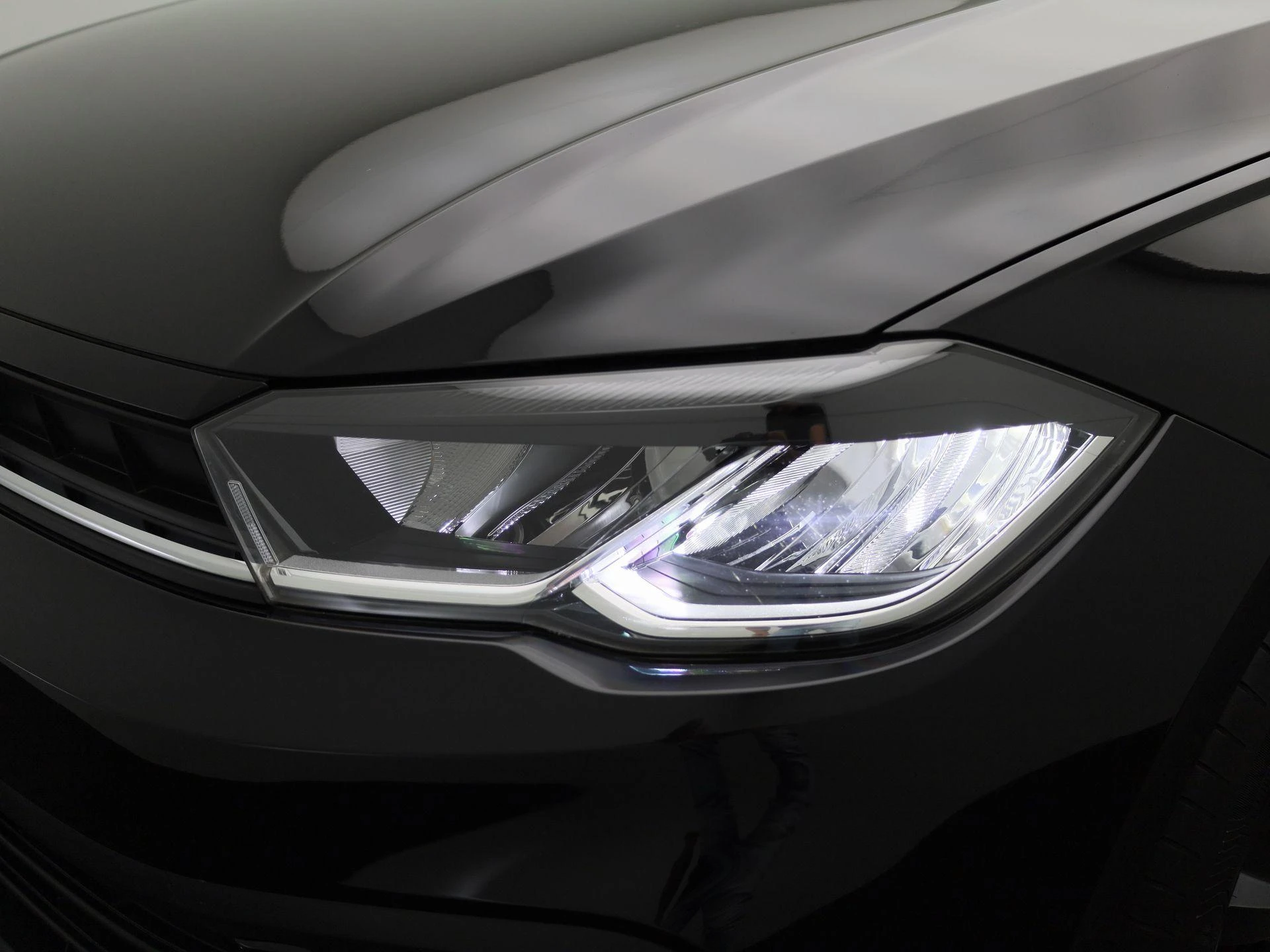 Volkswagen-Polo-image-13