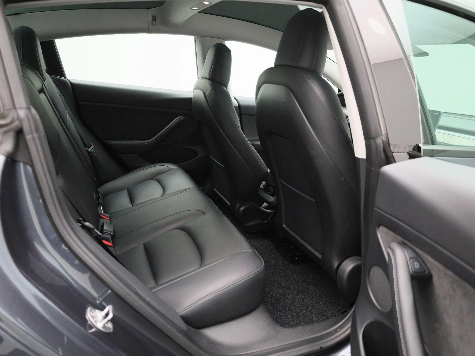Tesla-Model 3-image-37