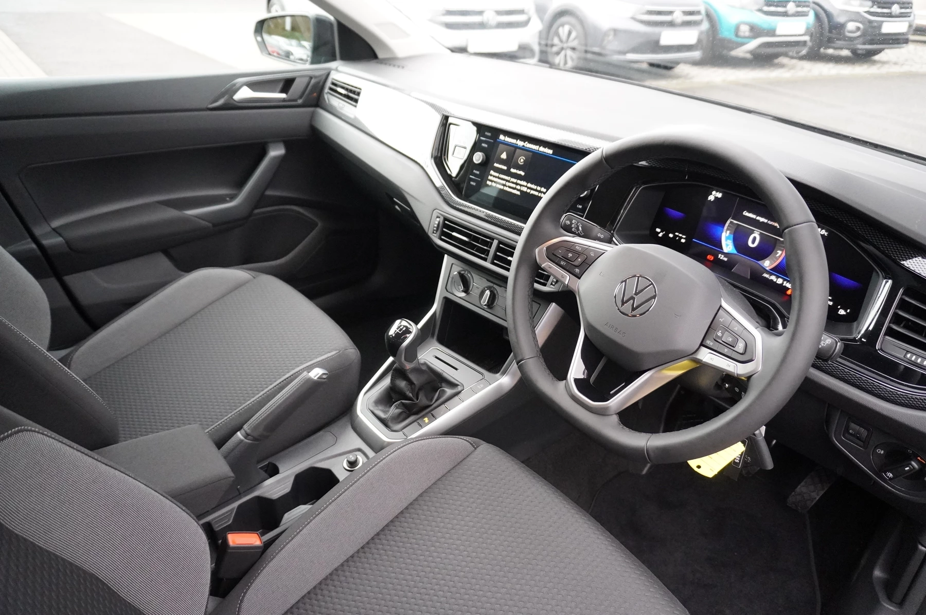 Volkswagen-Polo-image-5