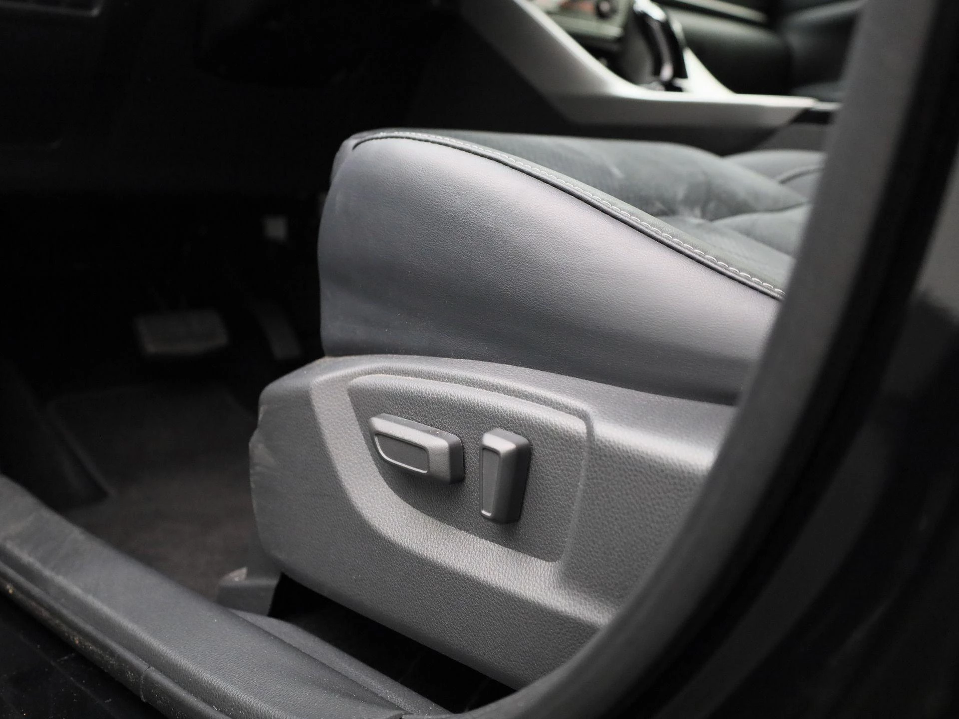 Mitsubishi-Eclipse Cross-image-35