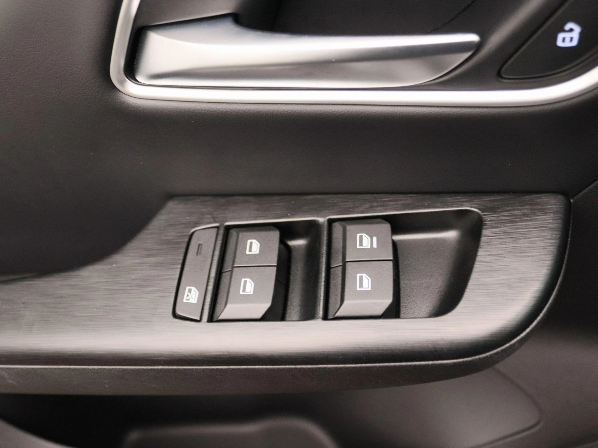 MG-ZS-image-19