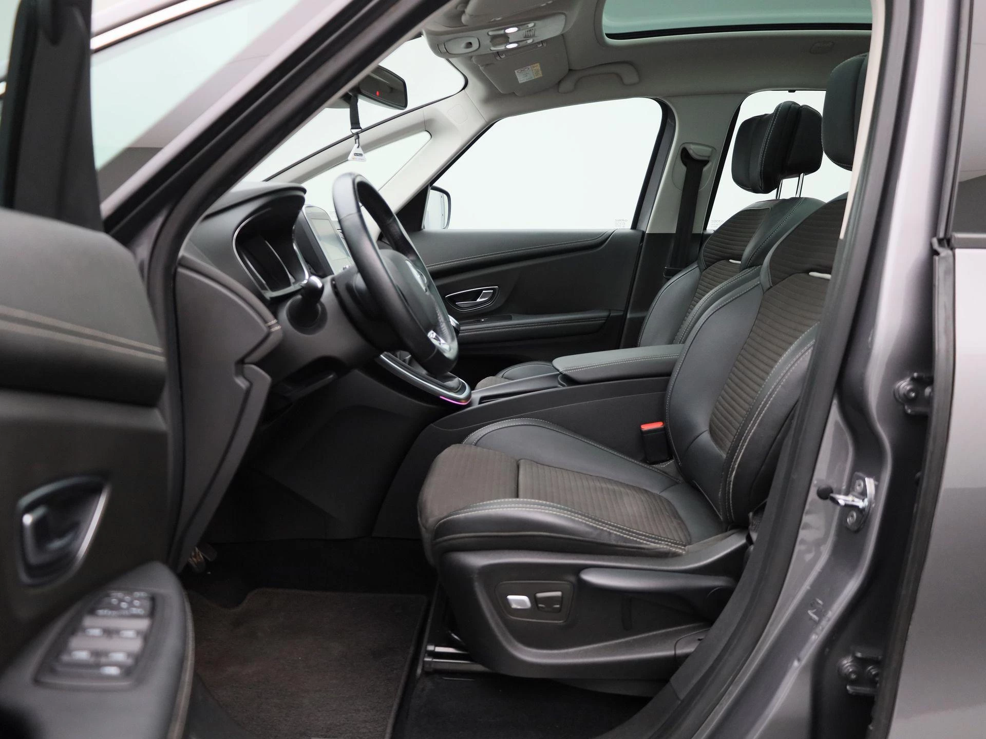 Renault-Scénic-image-10