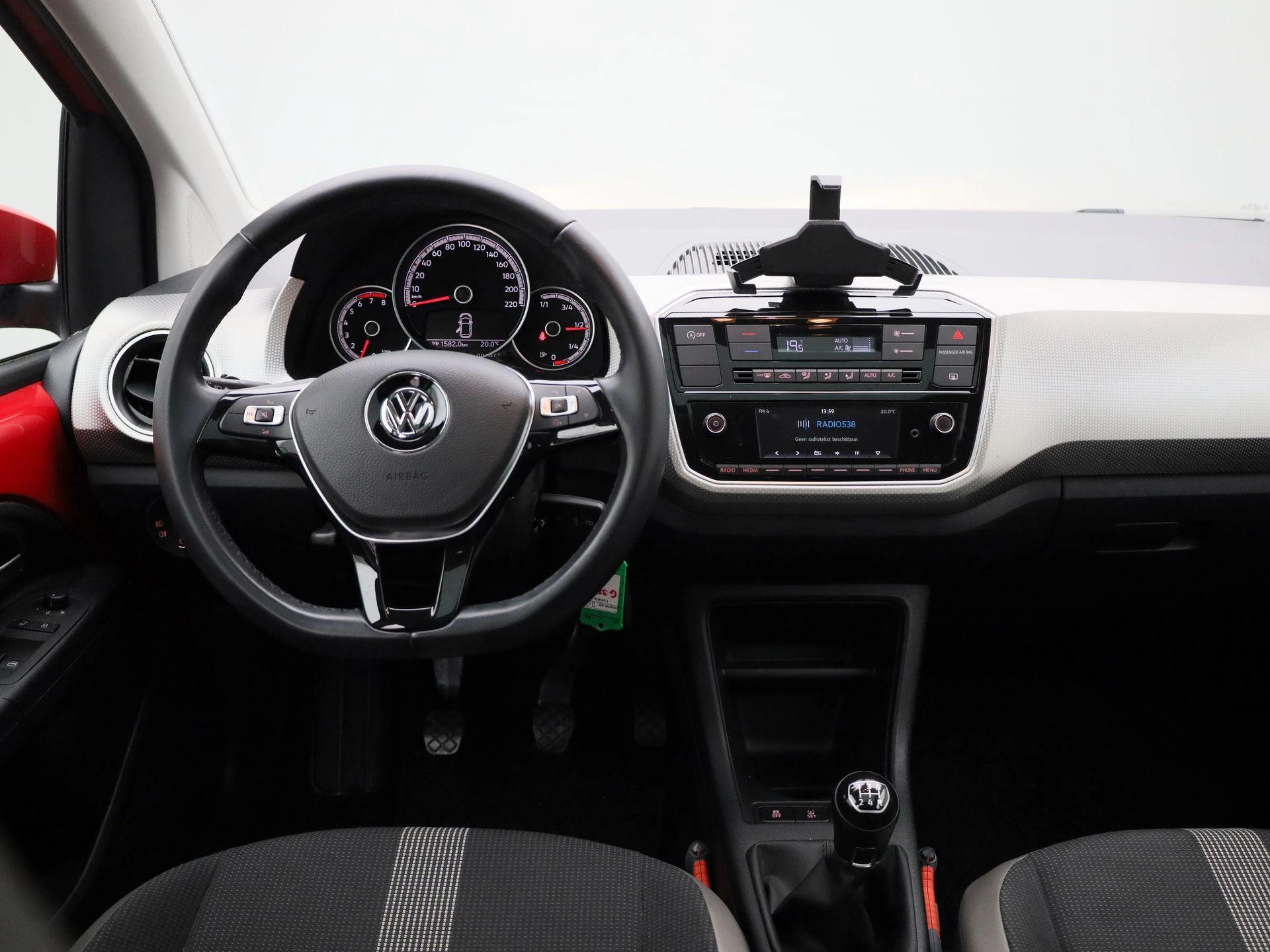 Volkswagen-up!-image-6