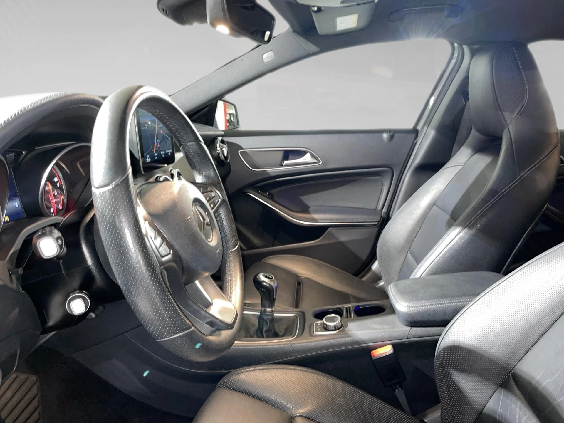 Mercedes-Benz-GLA-image-3