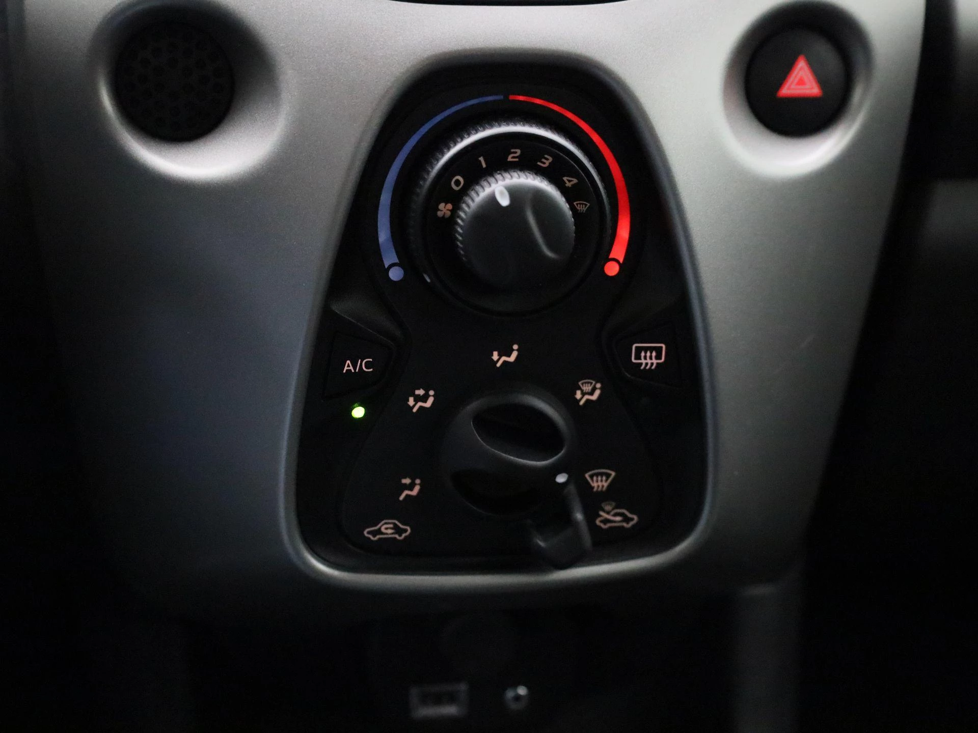 Peugeot-108-image-18