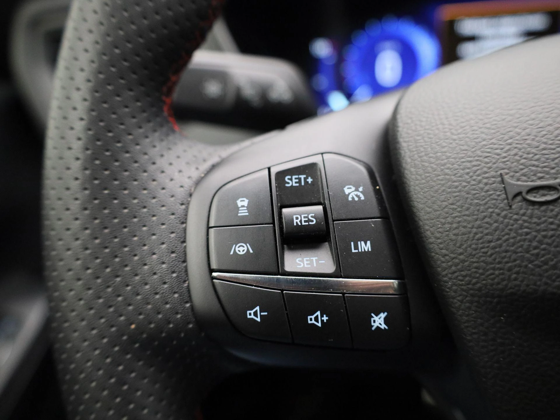 Ford-Kuga-image-24