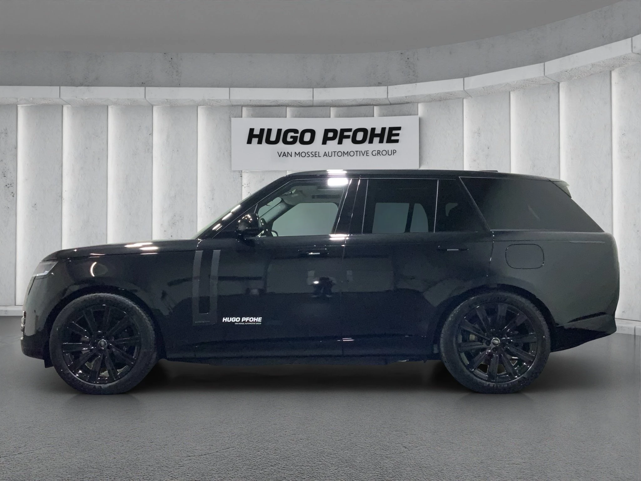 Land Rover-Range Rover-image-1