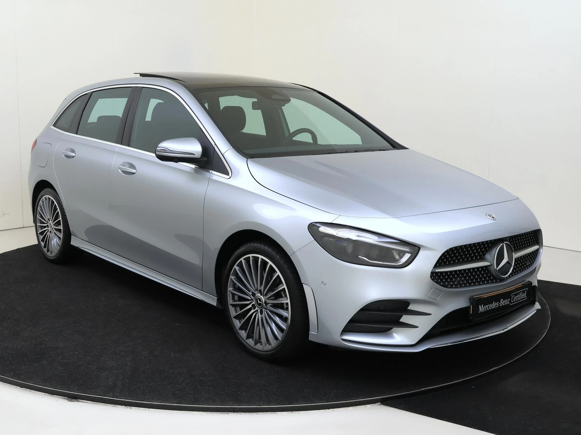 Mercedes-Benz-B-Klasse-image-1