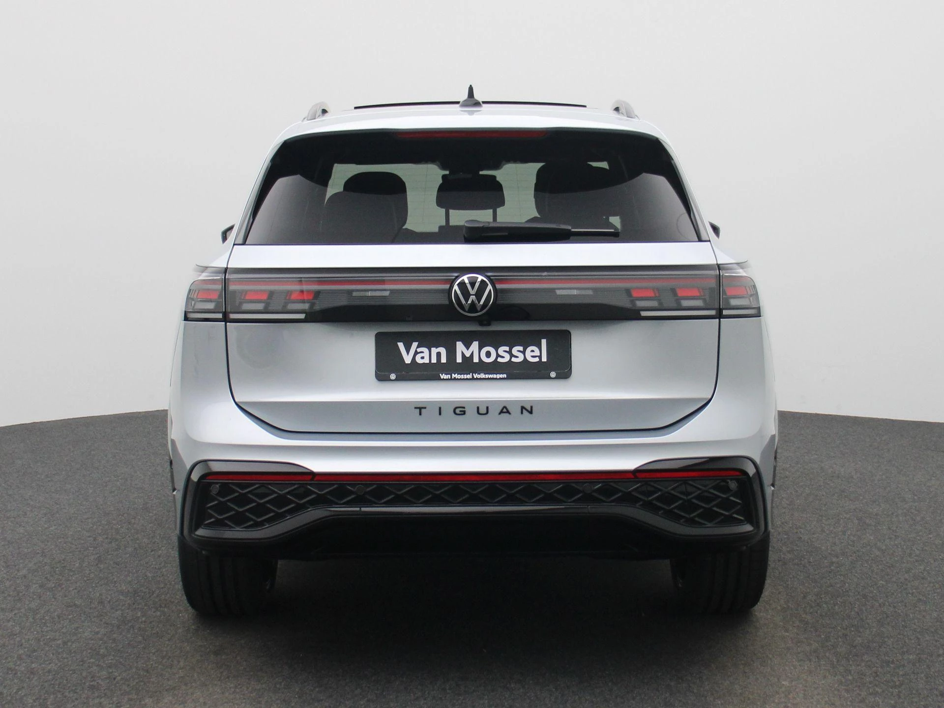 Volkswagen-Tiguan-image-4