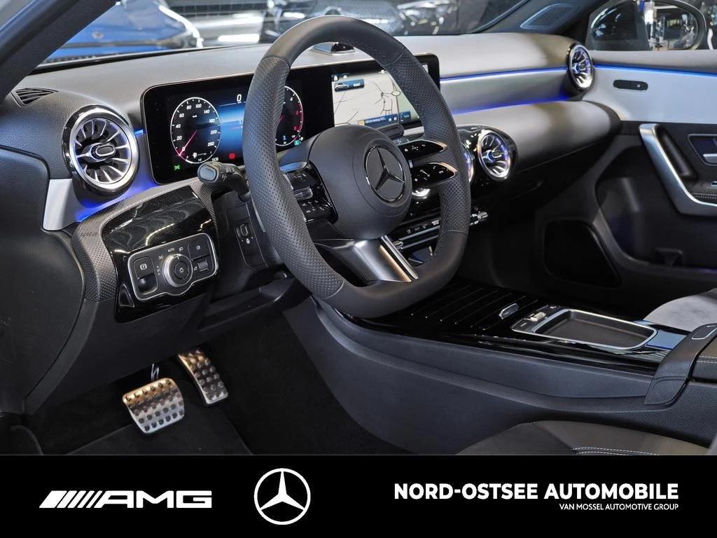 Mercedes-Benz A-Klasse 200 d AMG NIGHT PANO MULTIBEAM 360° WINTER-PAK AMG Line
