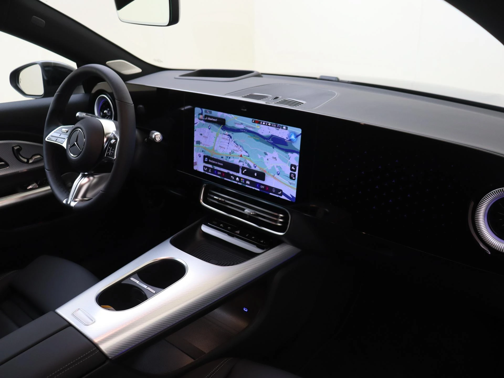 Mercedes-Benz-CLA-image-3