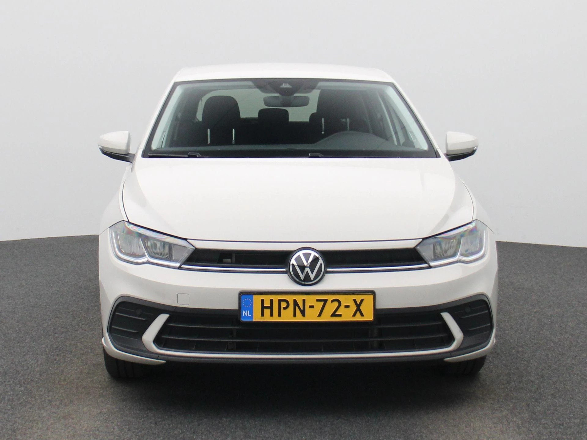Volkswagen-Polo-image-2