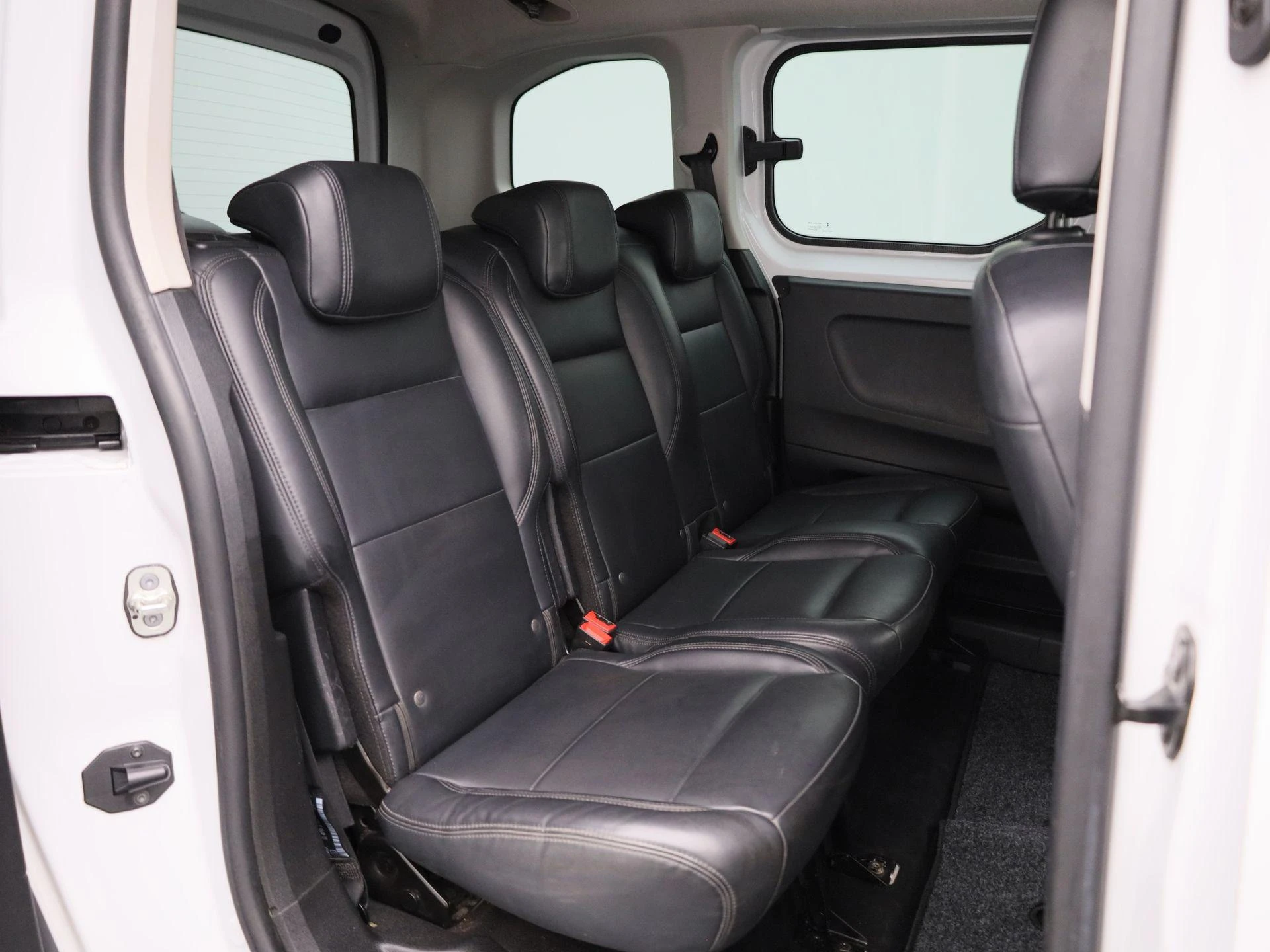 Opel-Combo Life-image-28