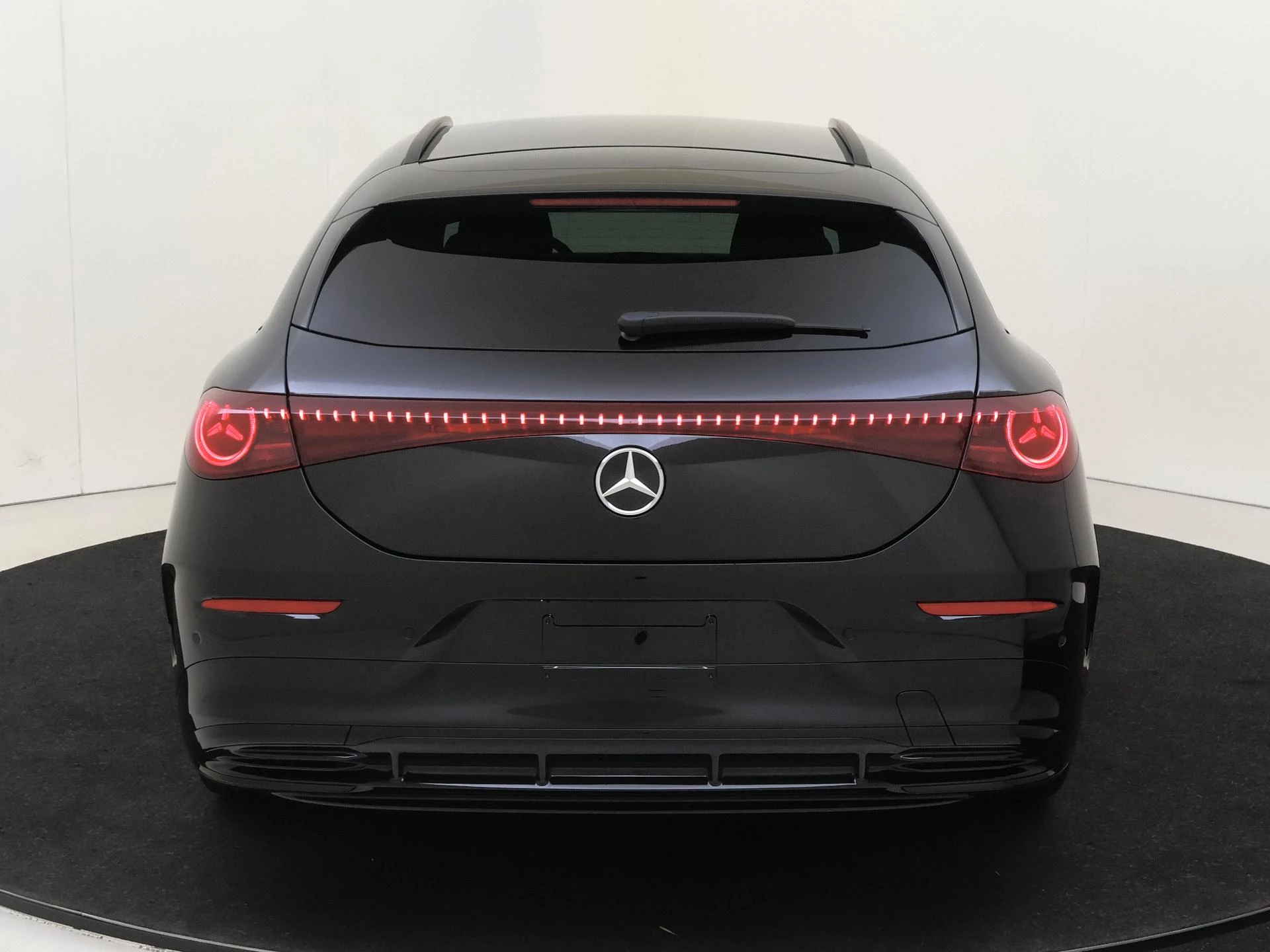 Mercedes-Benz-CLA-image-6
