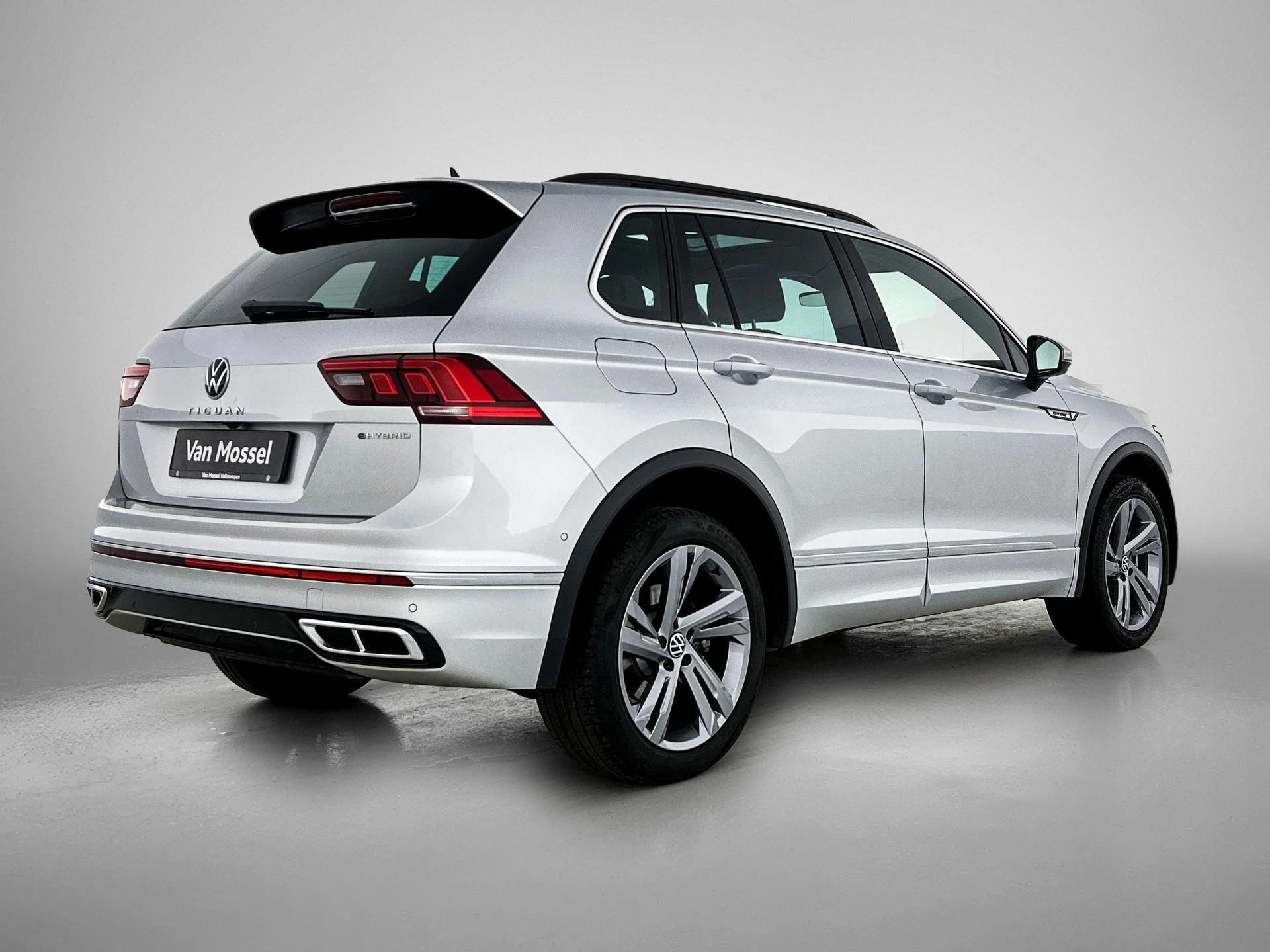 Volkswagen-Tiguan-image-3