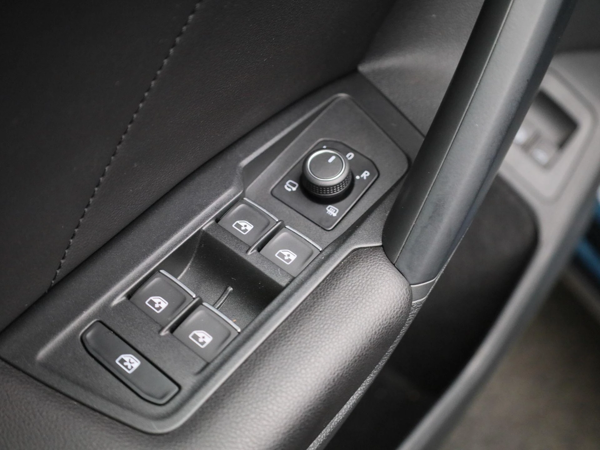Volkswagen-Tiguan-image-32