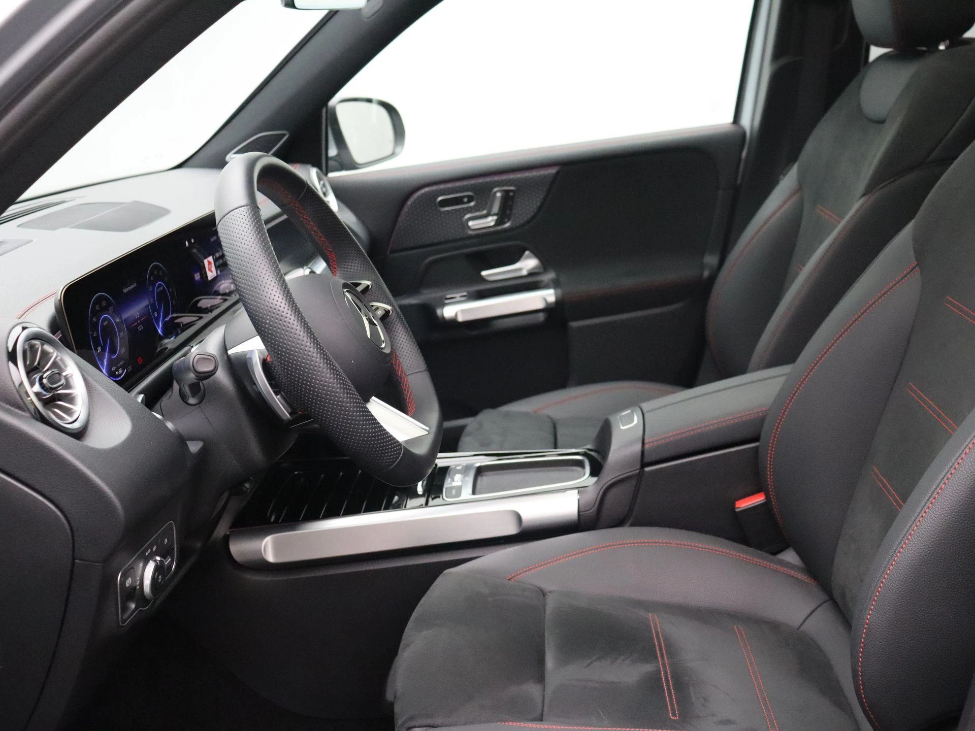 Mercedes-Benz EQB 250+ Business Star Edition + PANO DAK + BURMESTER + HEAD UP + MEMORY +