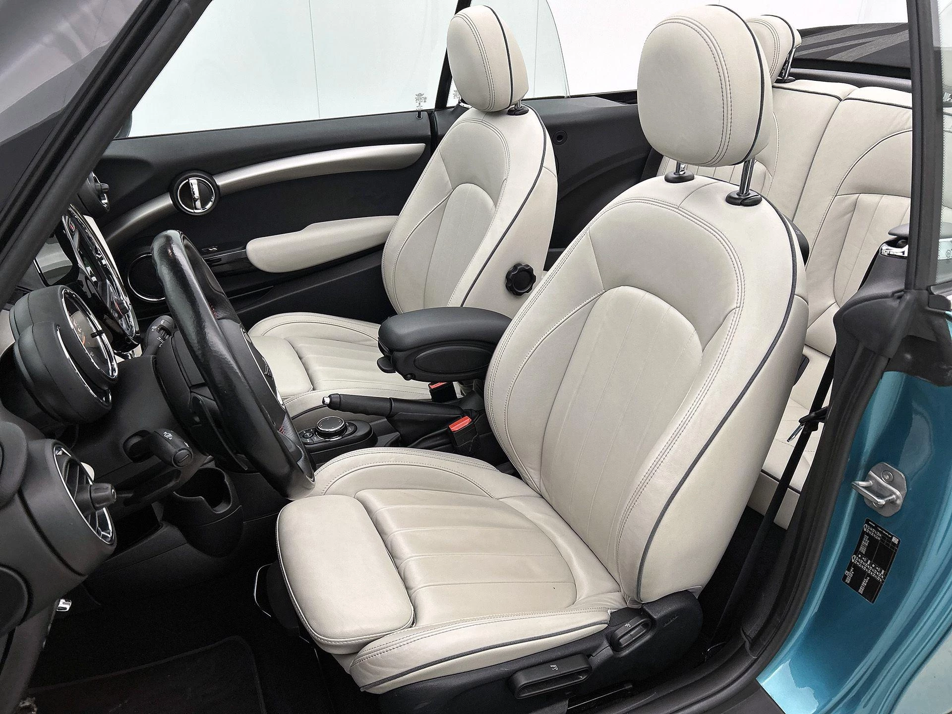 MINI-Cooper S Cabrio-image-42