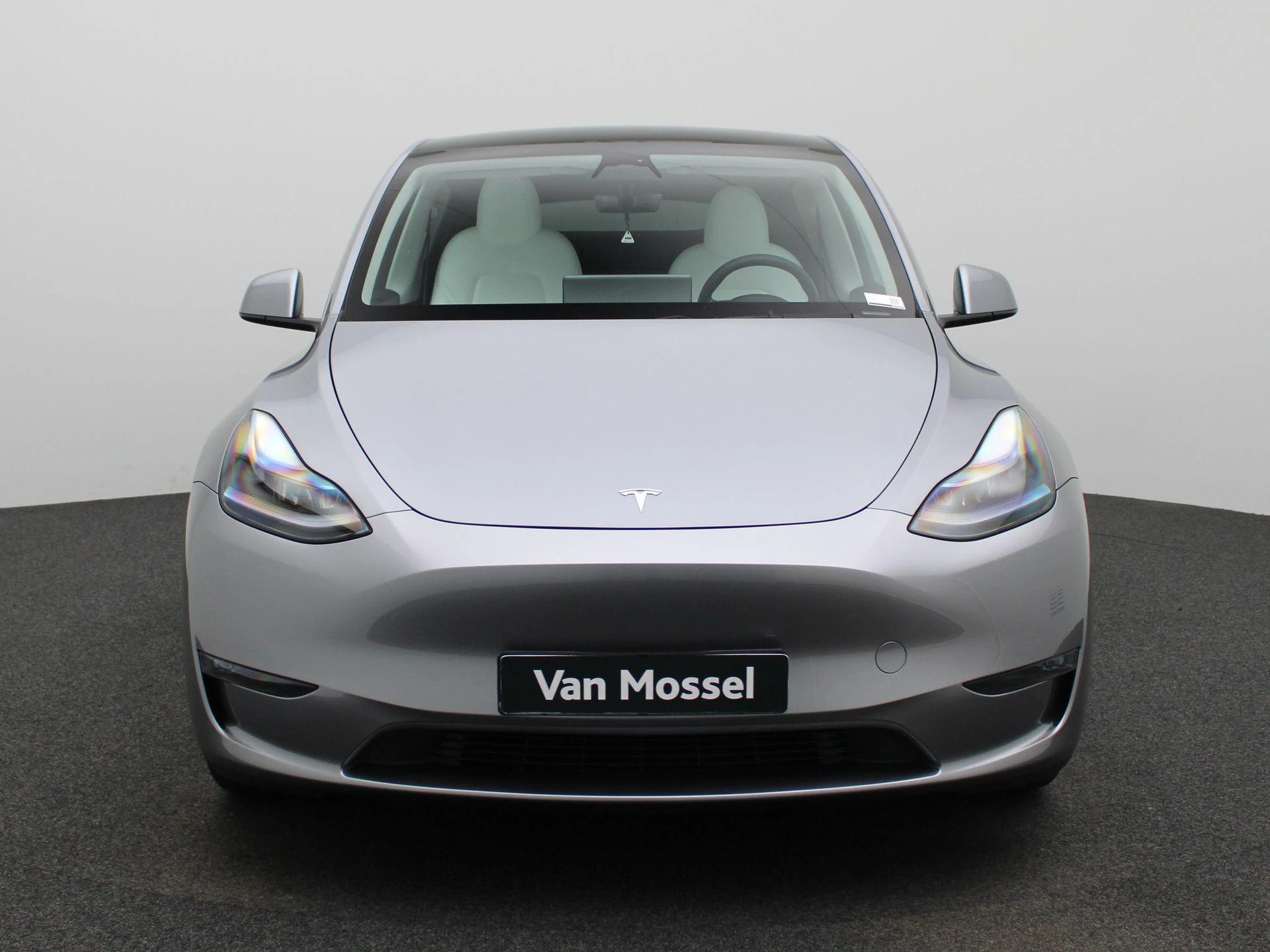 Tesla-Model Y-image-2