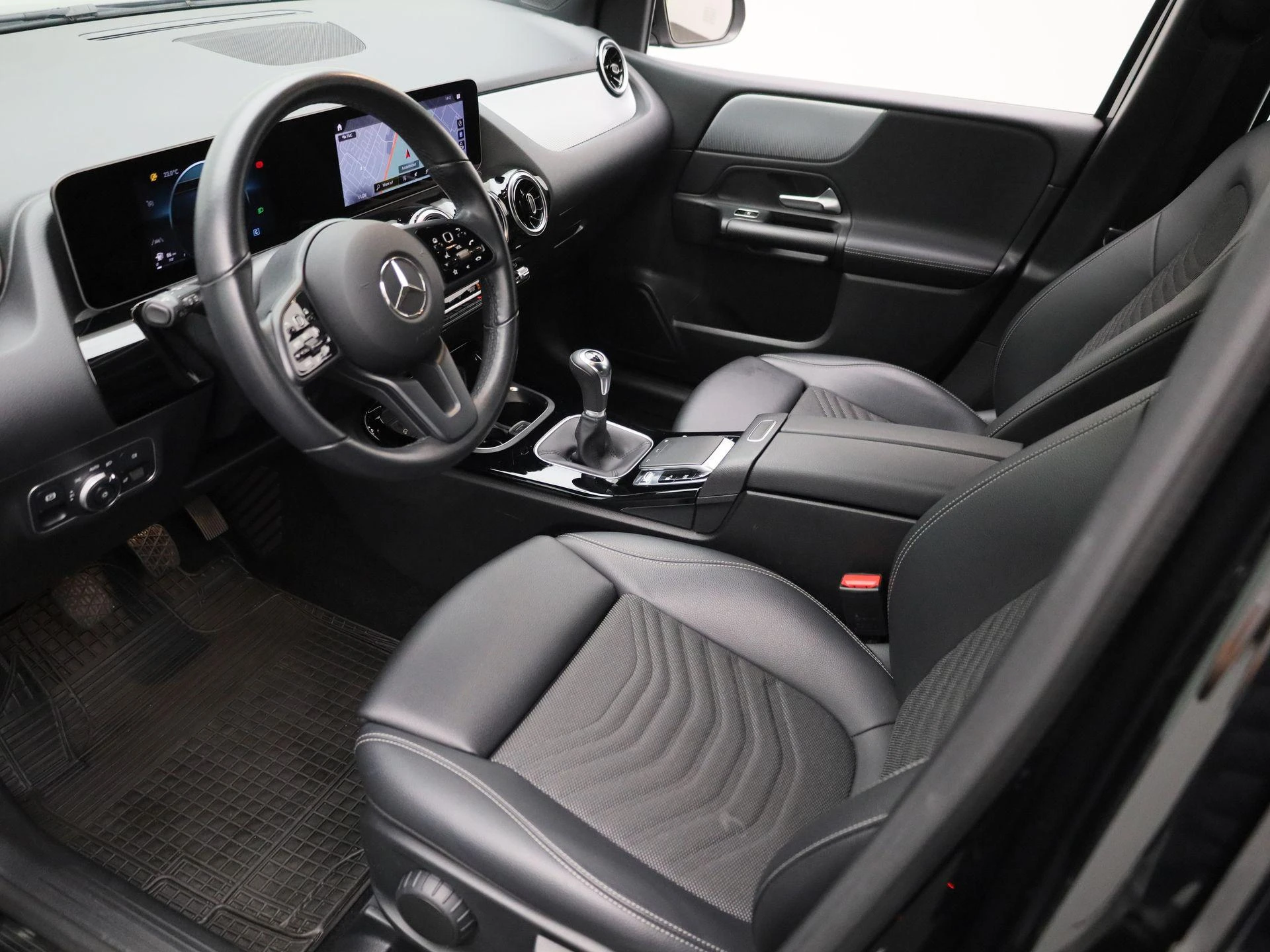 Mercedes-Benz-B-Klasse-image-15
