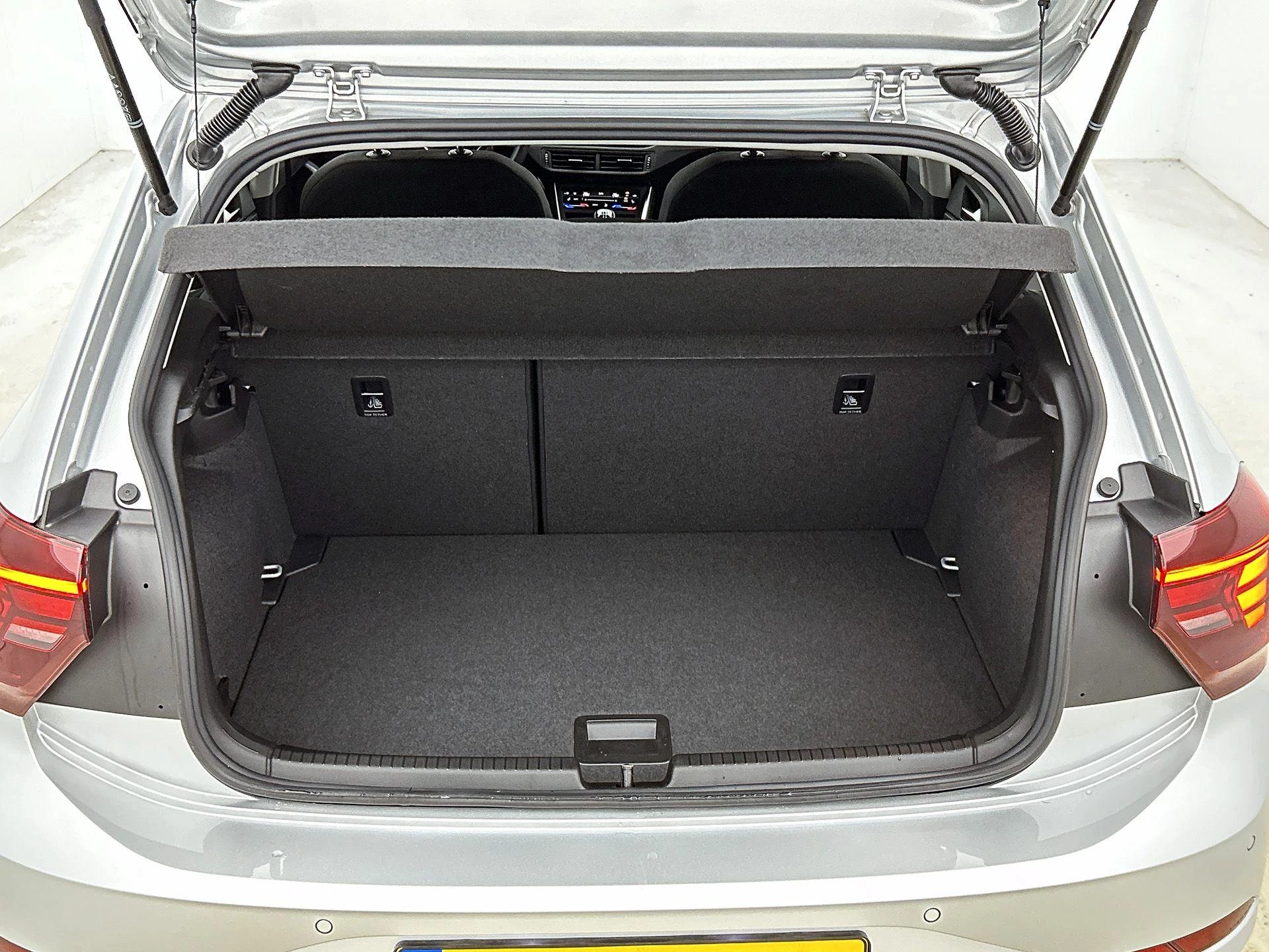 Volkswagen-Polo-image-13