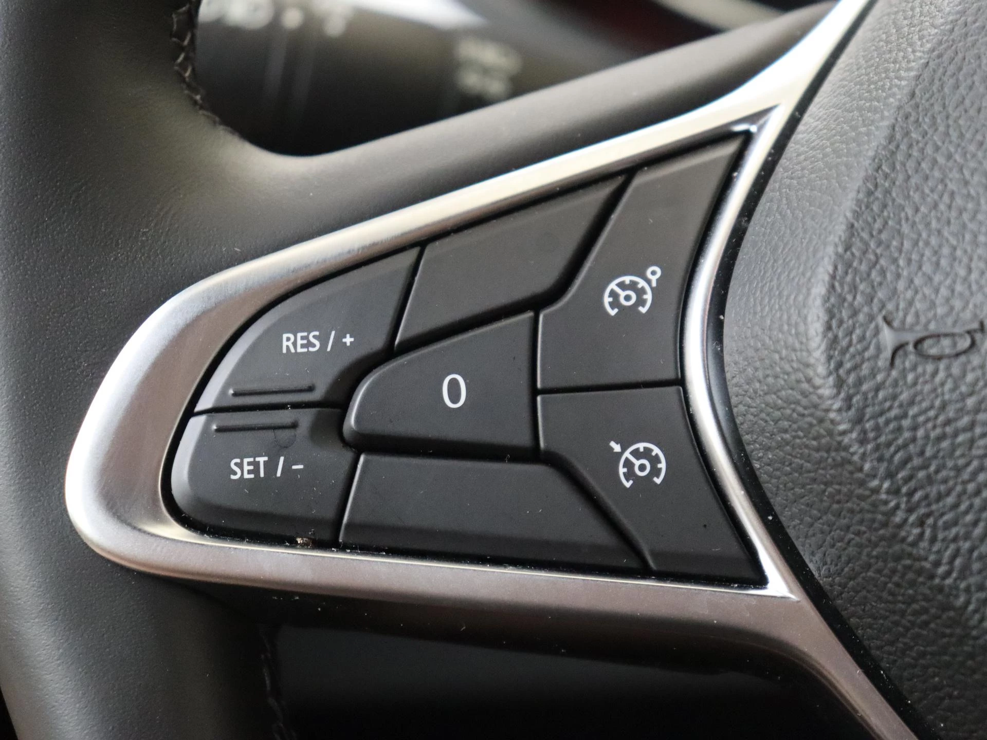 Renault-Clio-image-15