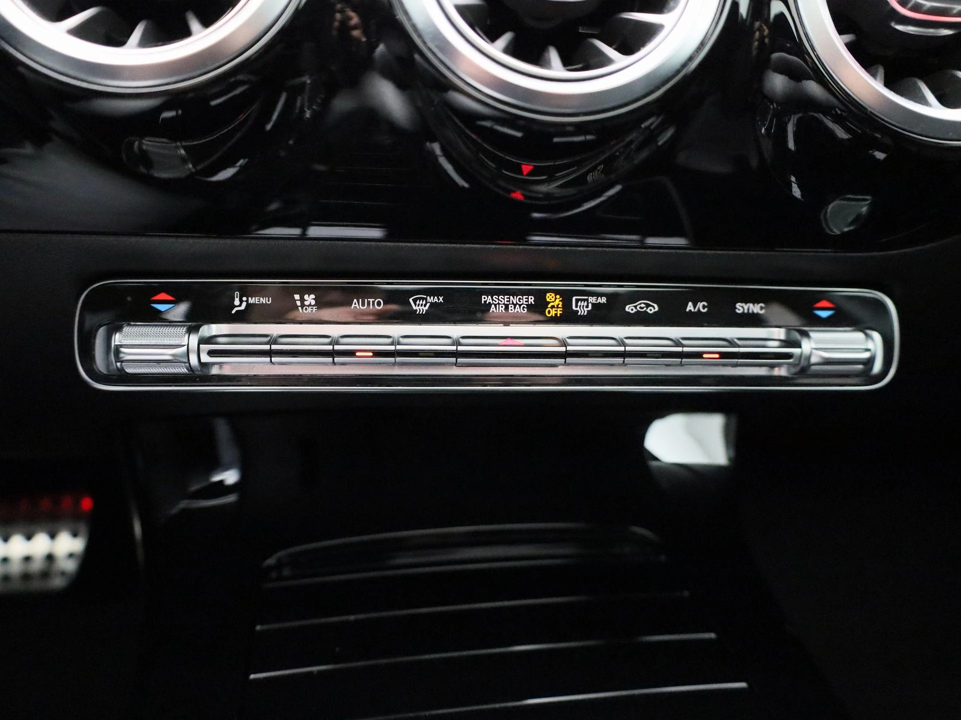 Mercedes-Benz A-Klasse 180 Aut. AMG Business Solution