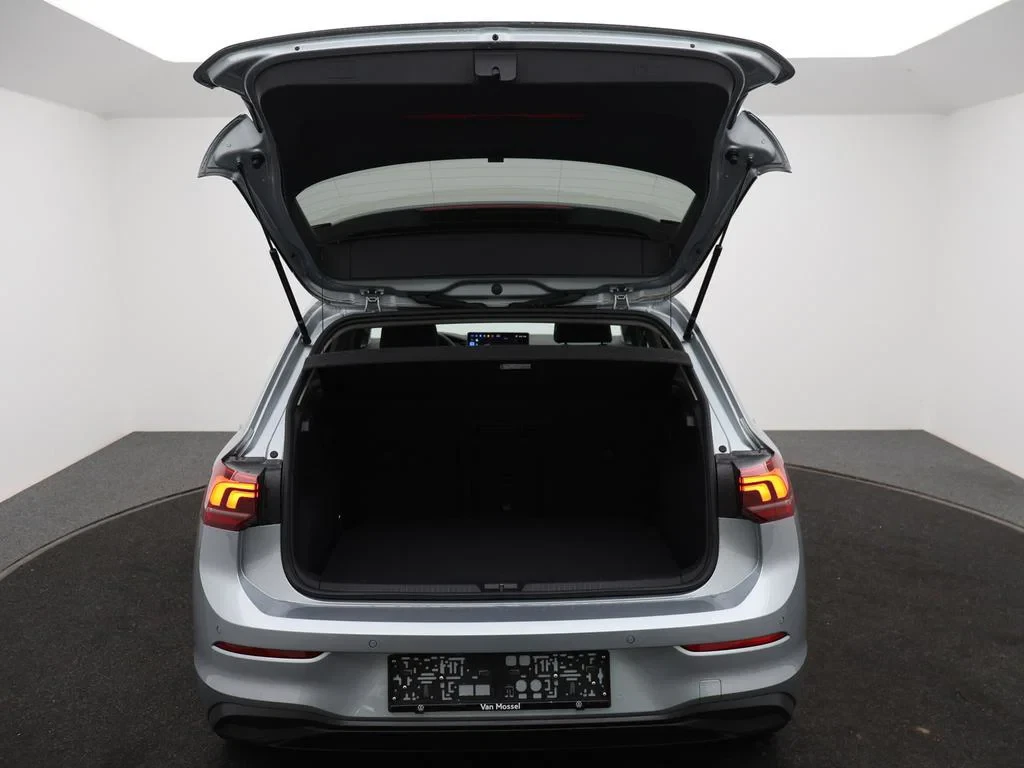 Volkswagen-Golf-image-13