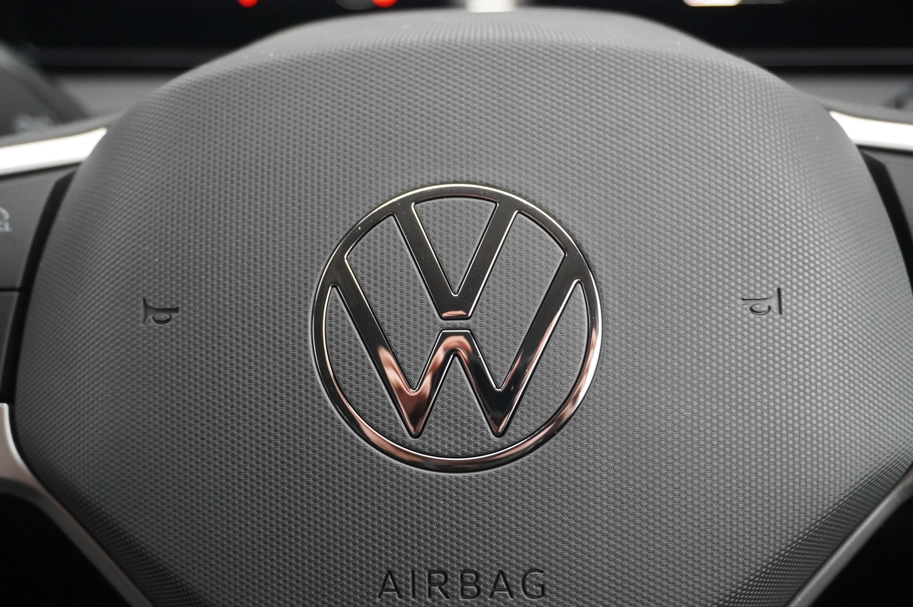 Volkswagen-Tiguan-image-29