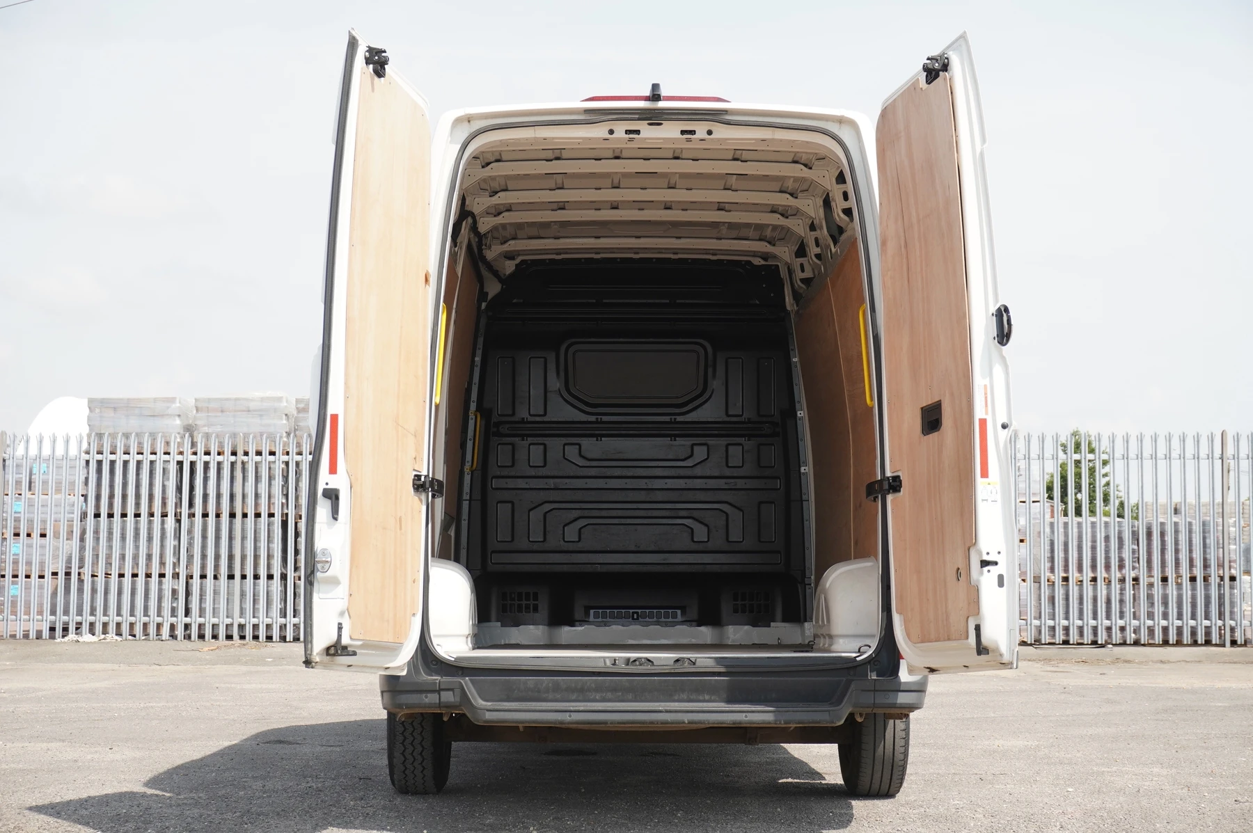 Volkswagen-Crafter-image-24