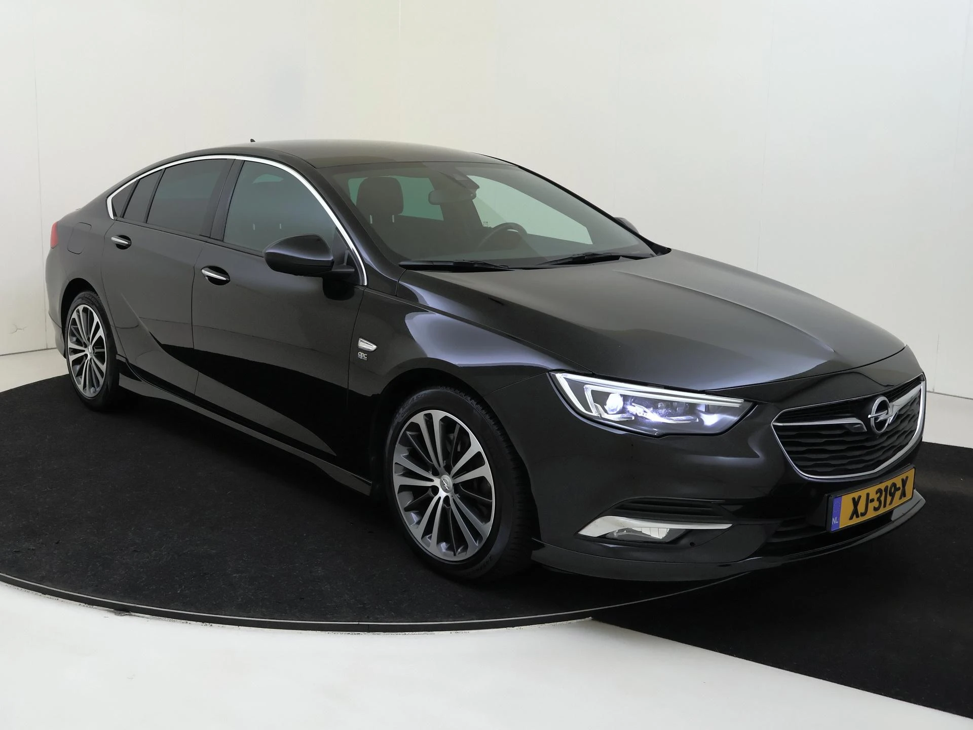 Opel-Insignia-image-1