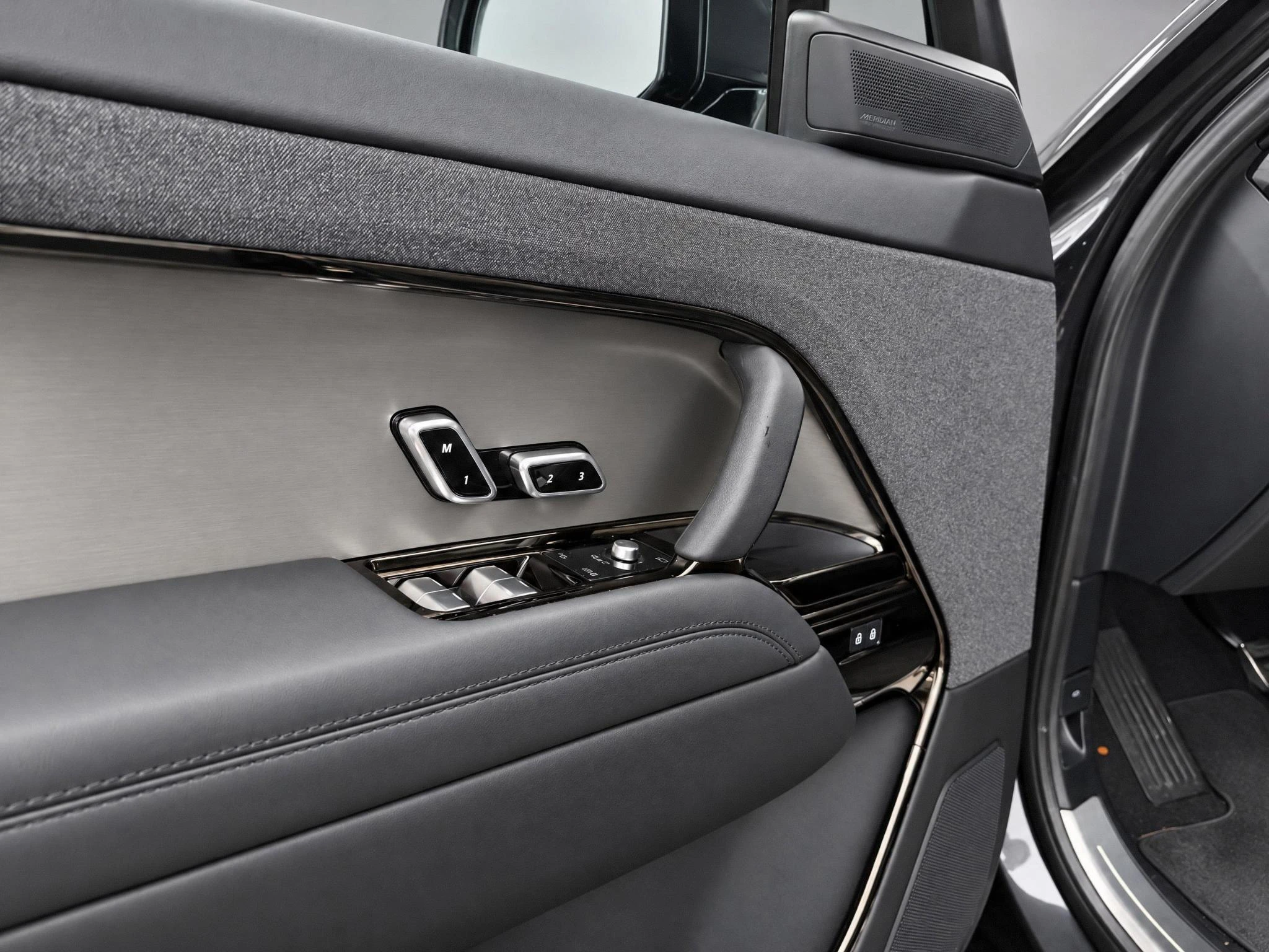 Land Rover-Range Rover Sport-image-13