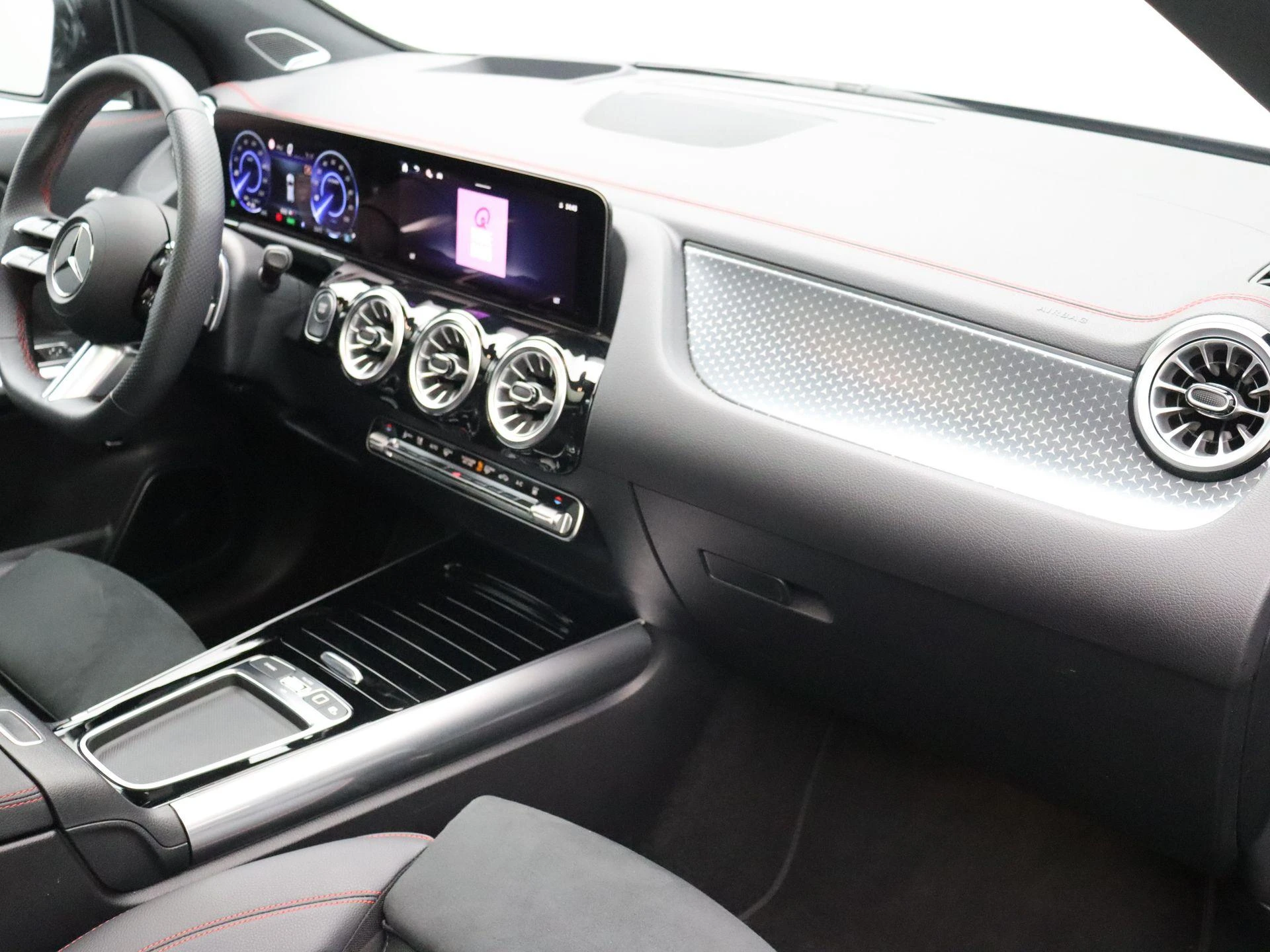 Mercedes-Benz-EQA-image-23
