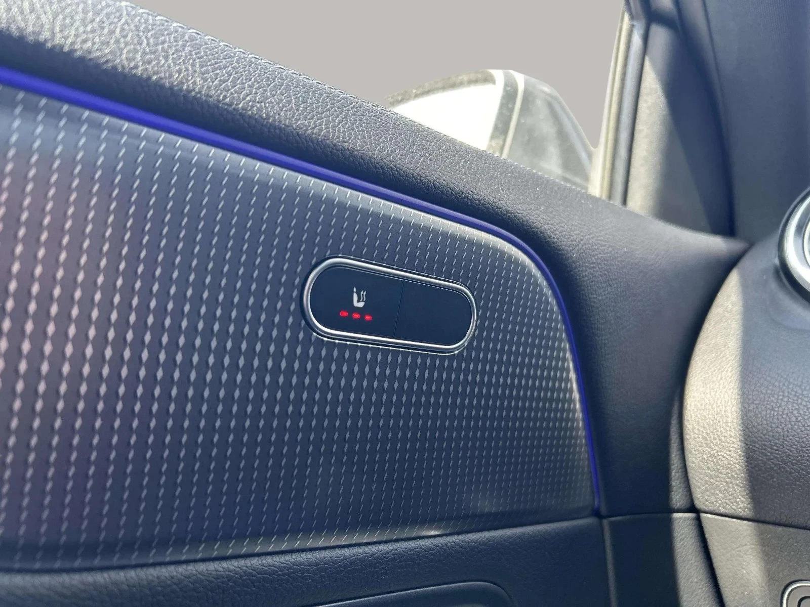 Mercedes-Benz-EQA-image-10