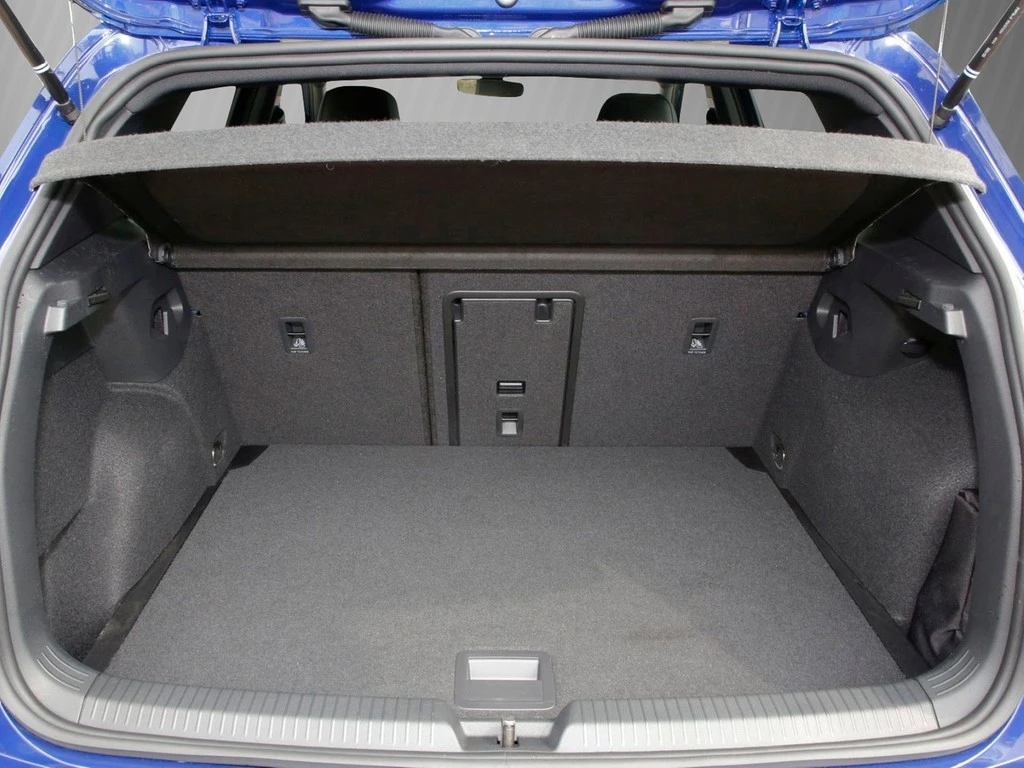 Volkswagen-Golf-image-5