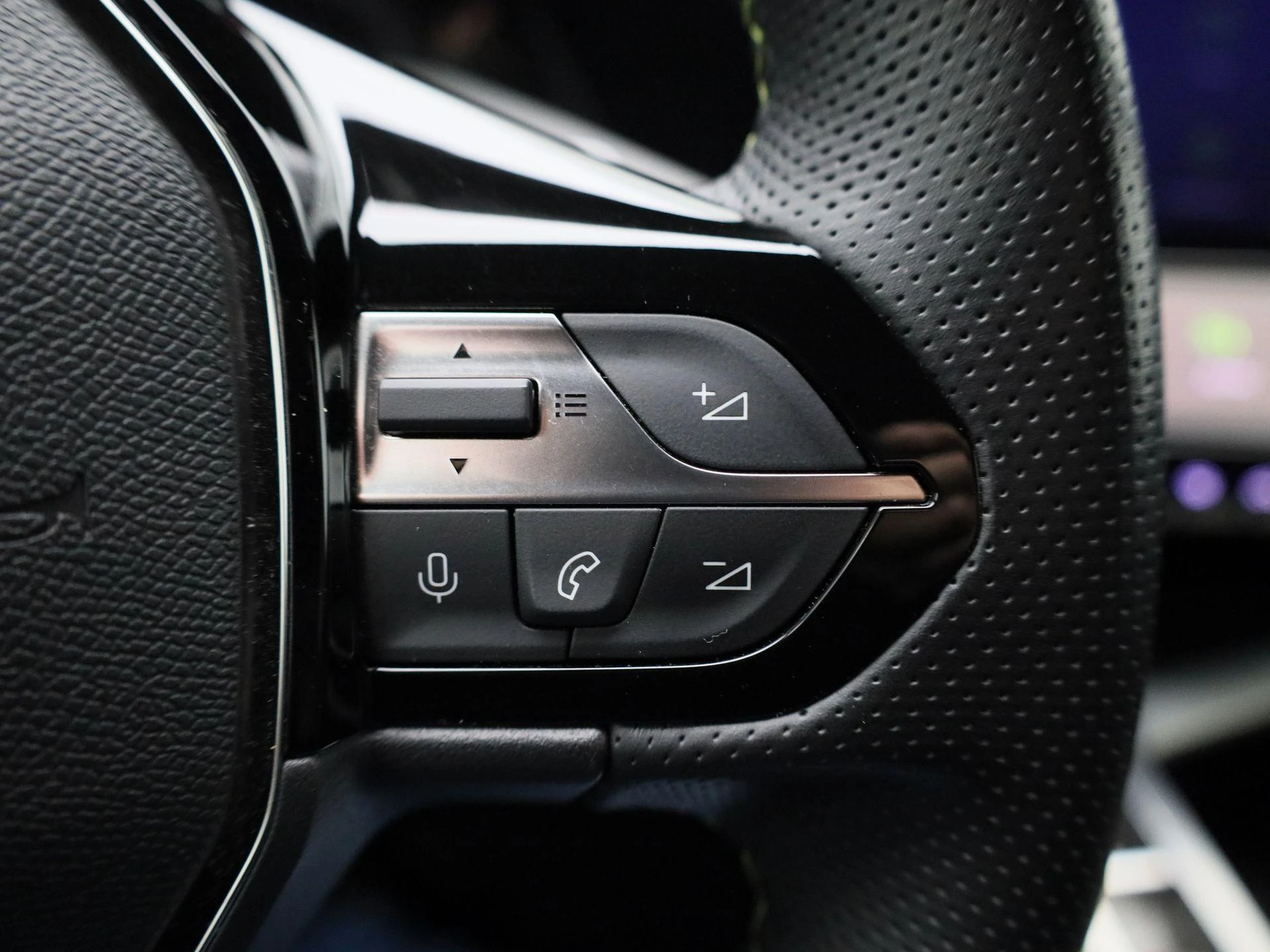 Peugeot-408-image-17