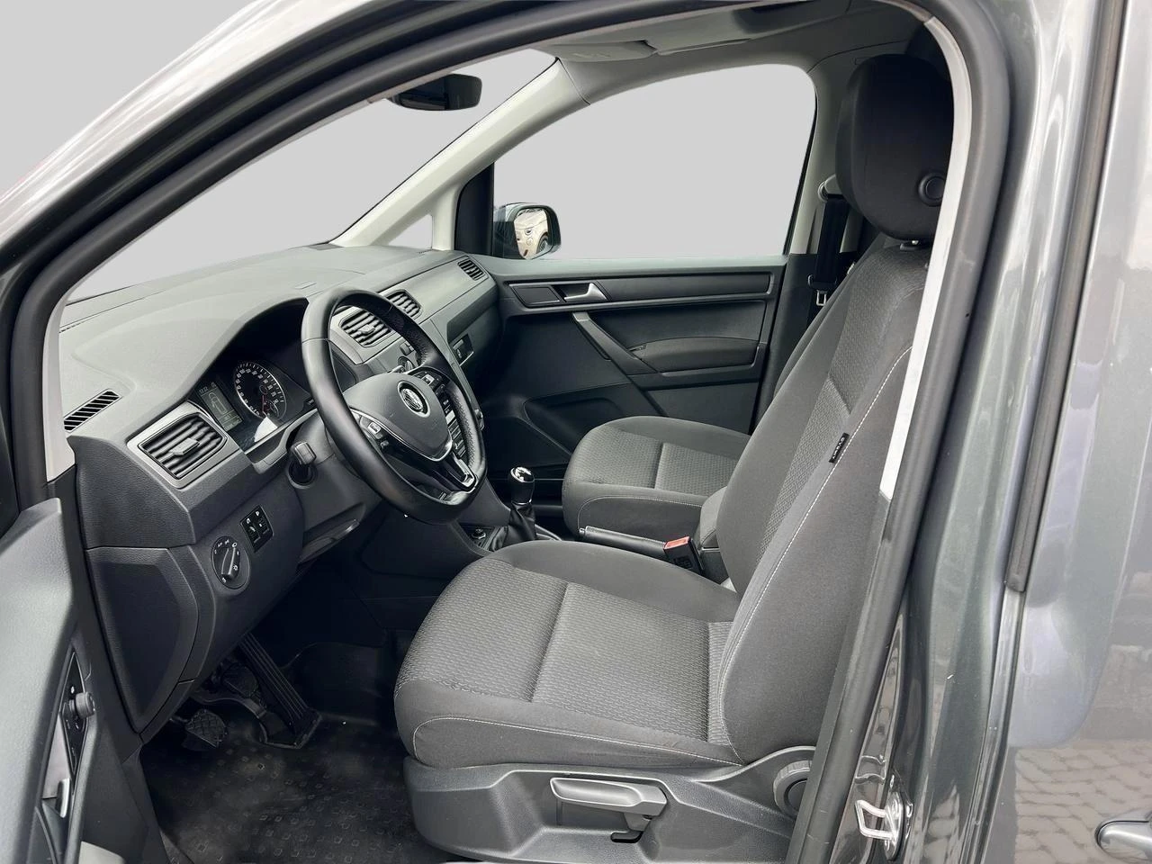Volkswagen-Caddy-image-7