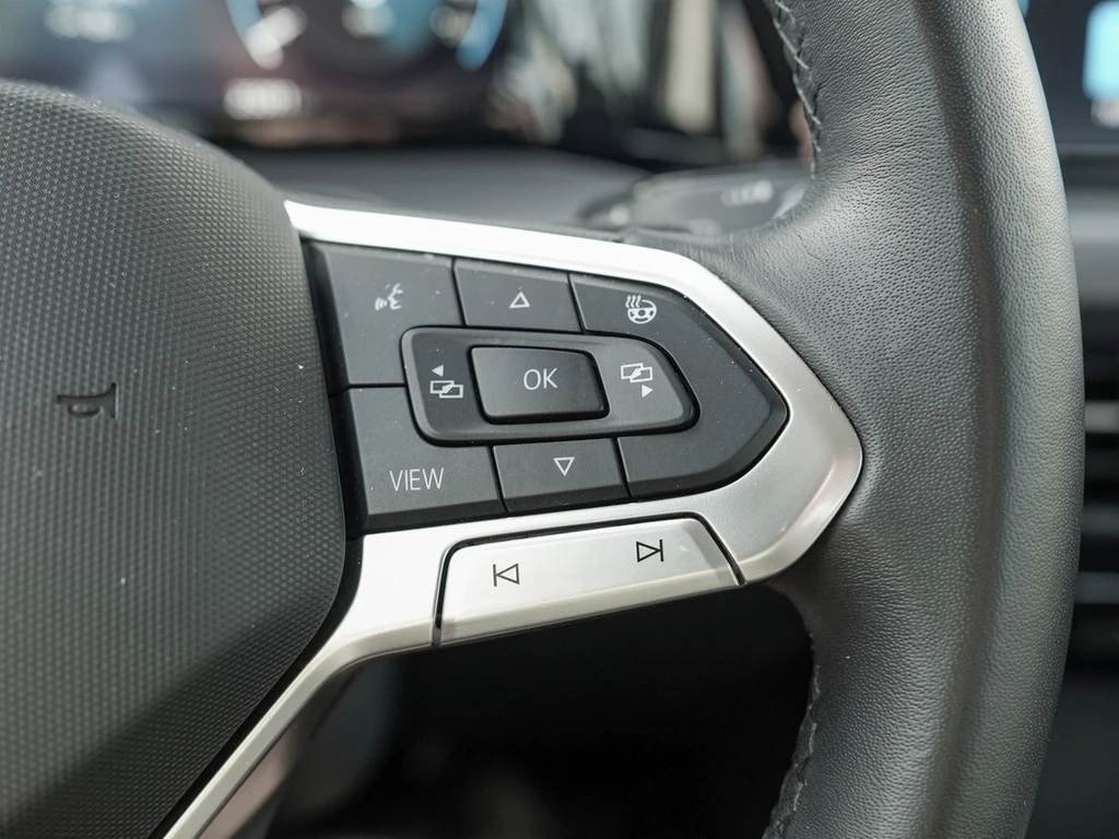 Volkswagen-Golf-image-16