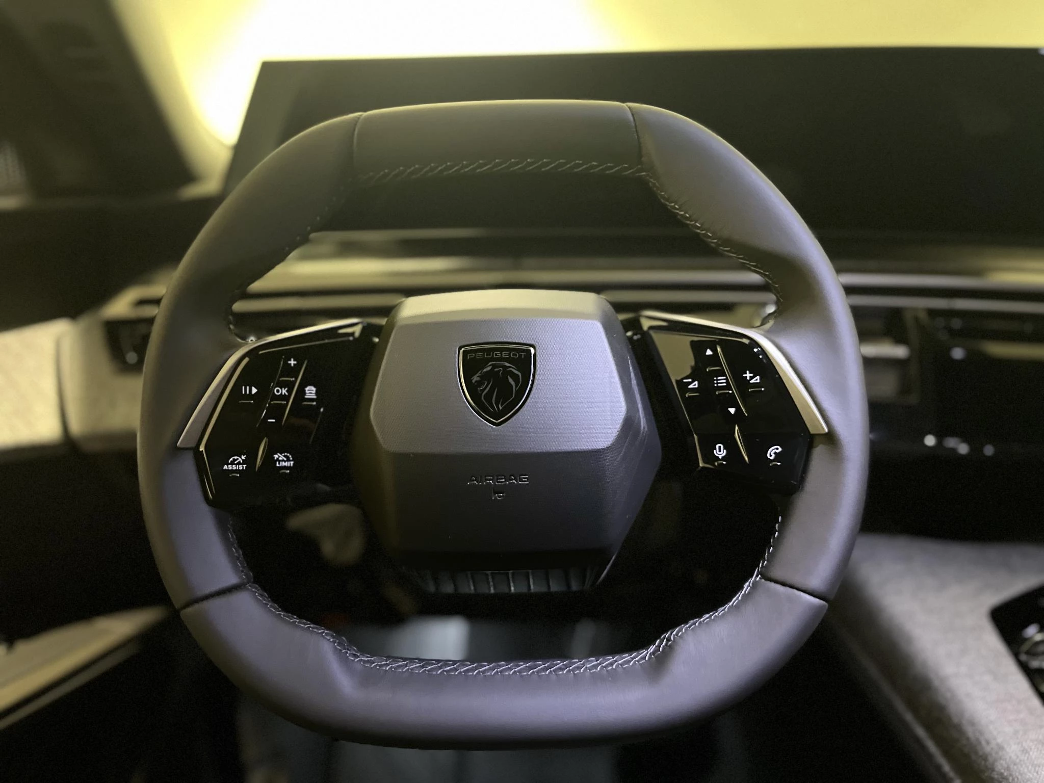 Peugeot-e-5008-image-5