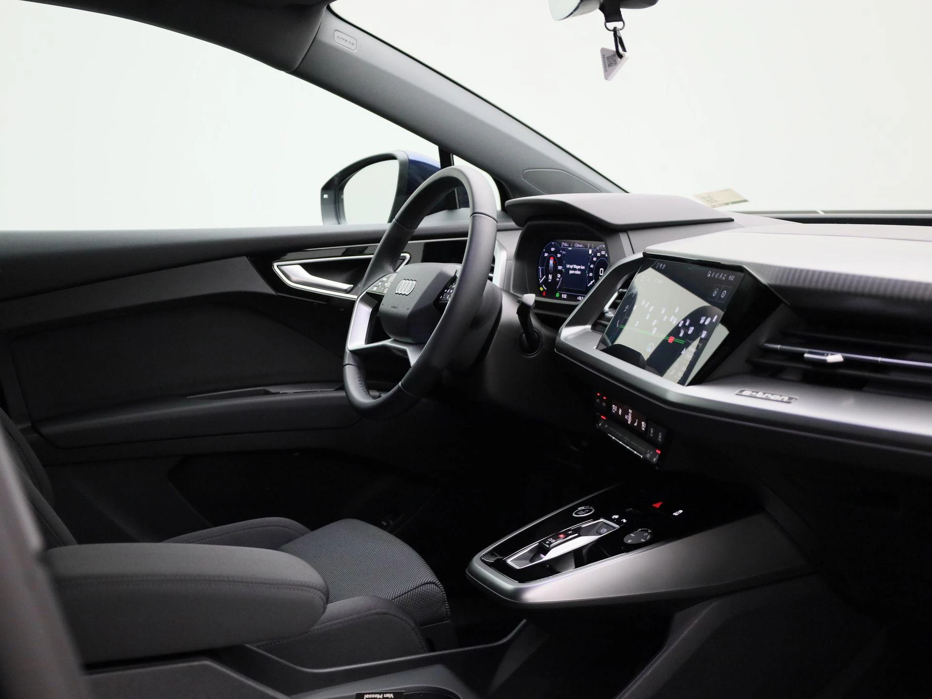 Audi-Q4 e-tron-image-32