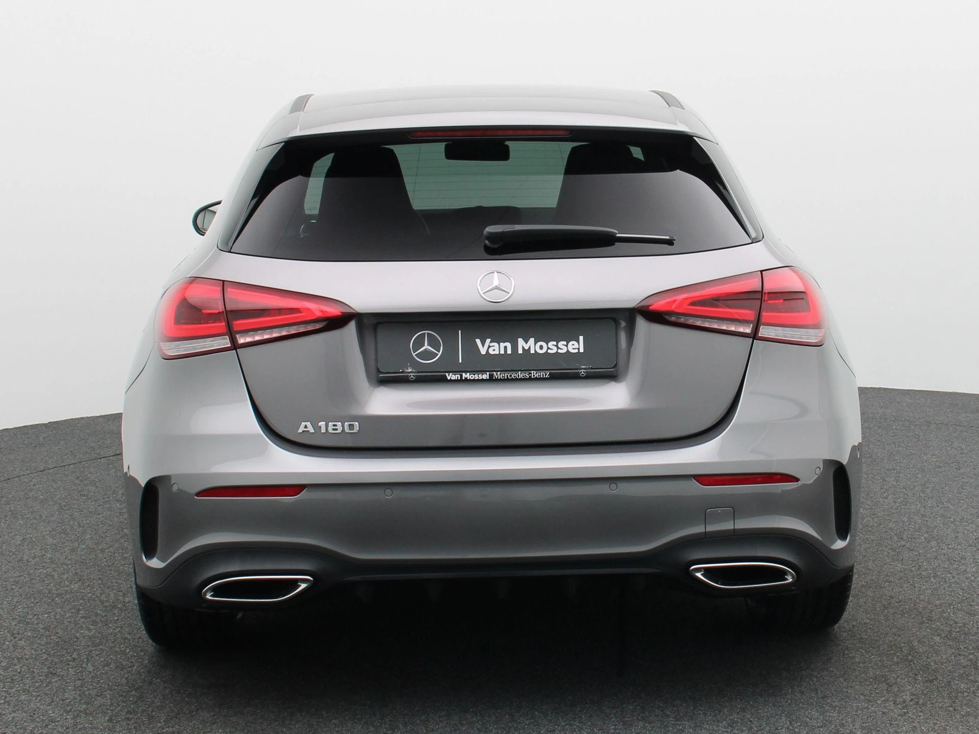 Mercedes-Benz A-Klasse 180 + AMG LINE + LED + CAMERA +