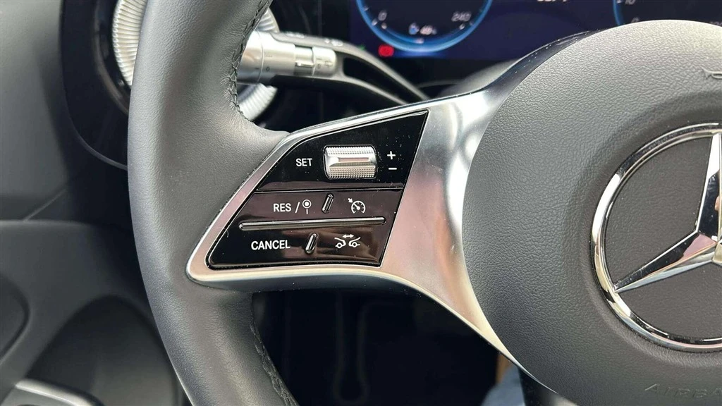 Mercedes-Benz-GLB-image-10